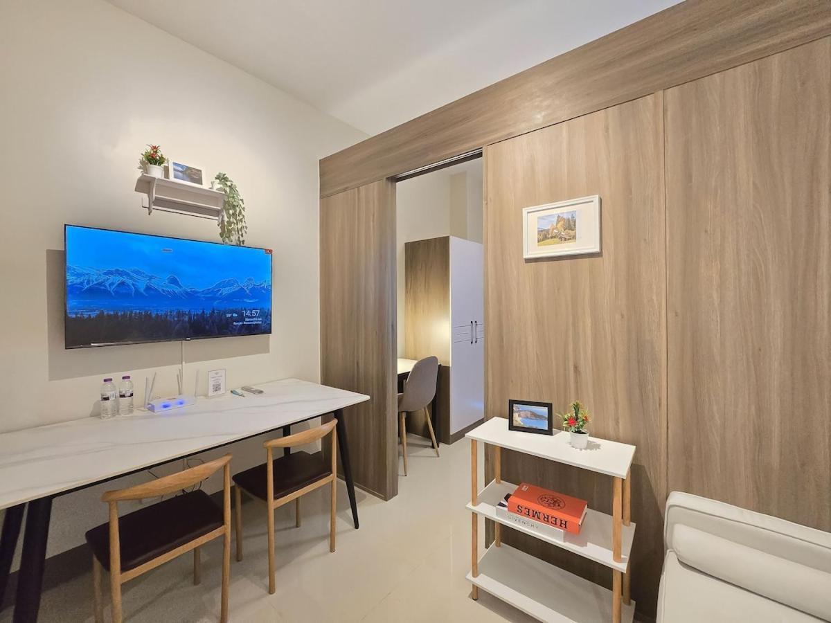 Apartment 1br Unit Condotel W Balcony Fame Residences -fm46 *