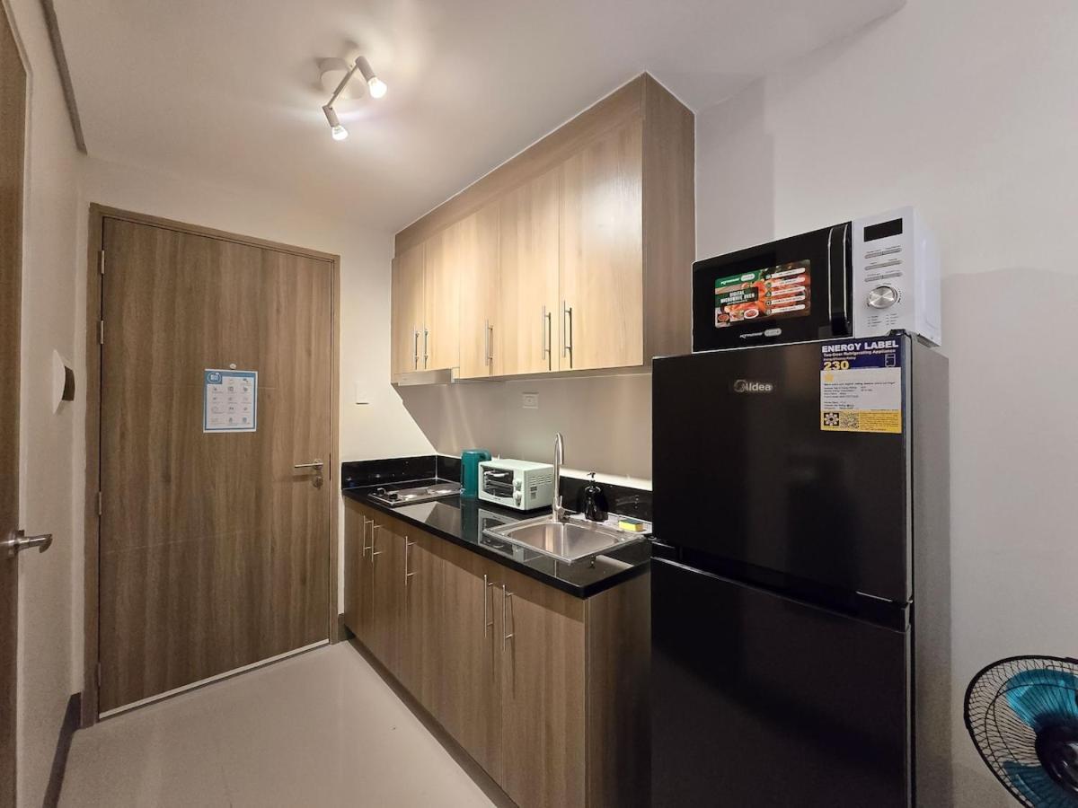 1br Unit Condotel W Balcony Fame Residences -fm46 Manila