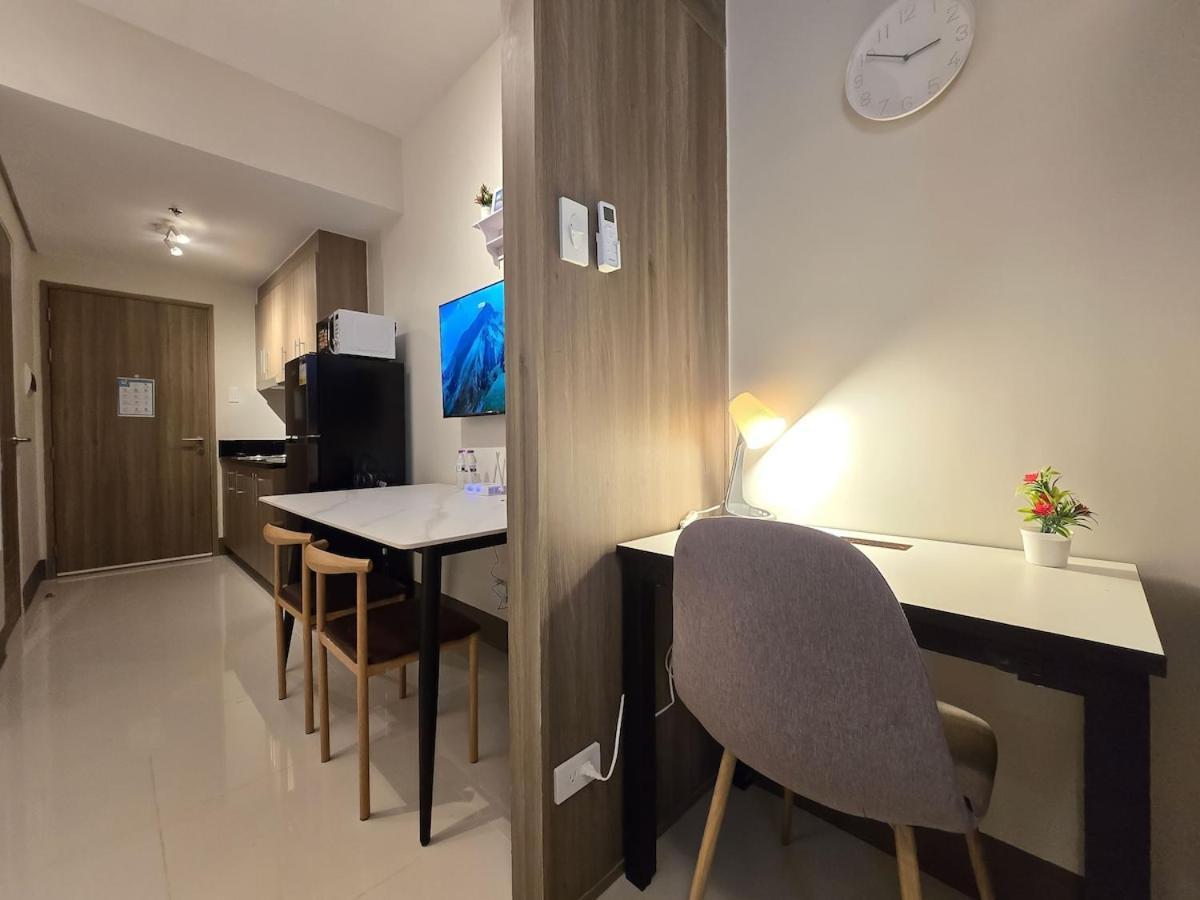 1br Unit Condotel W Balcony Fame Residences -fm46