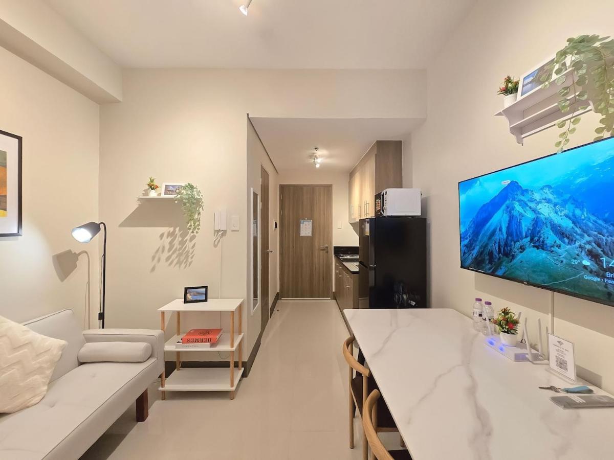 1br Unit Condotel W Balcony Fame Residences -fm46 Apartment Manila