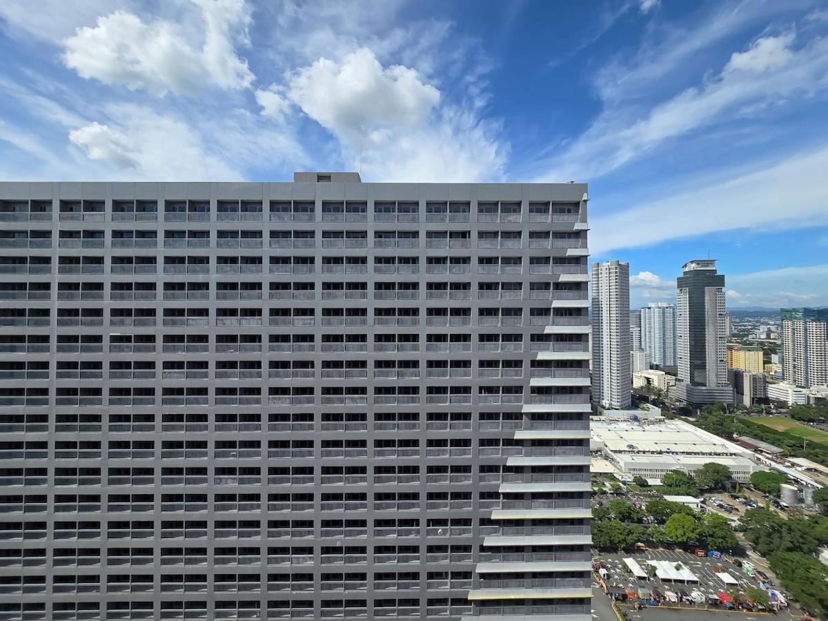 Apartment 1br Unit Condotel W Balcony Fame Residences -fm46 Manila