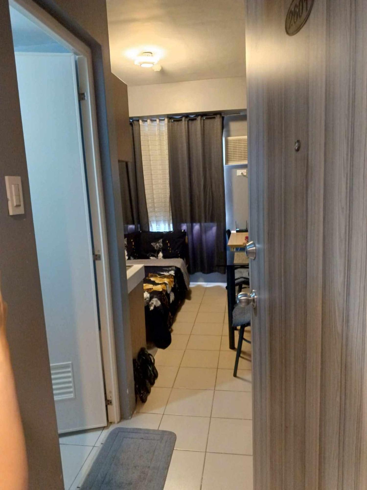 Berto's High Speed Wifi Aparthotel Manila