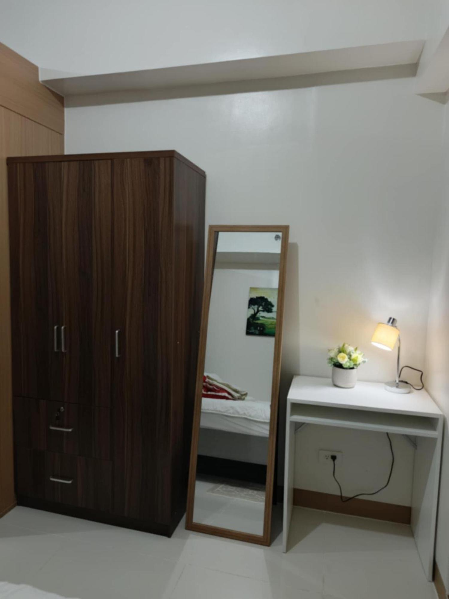 Smdc Red Residences, Makati Apartment Manila
