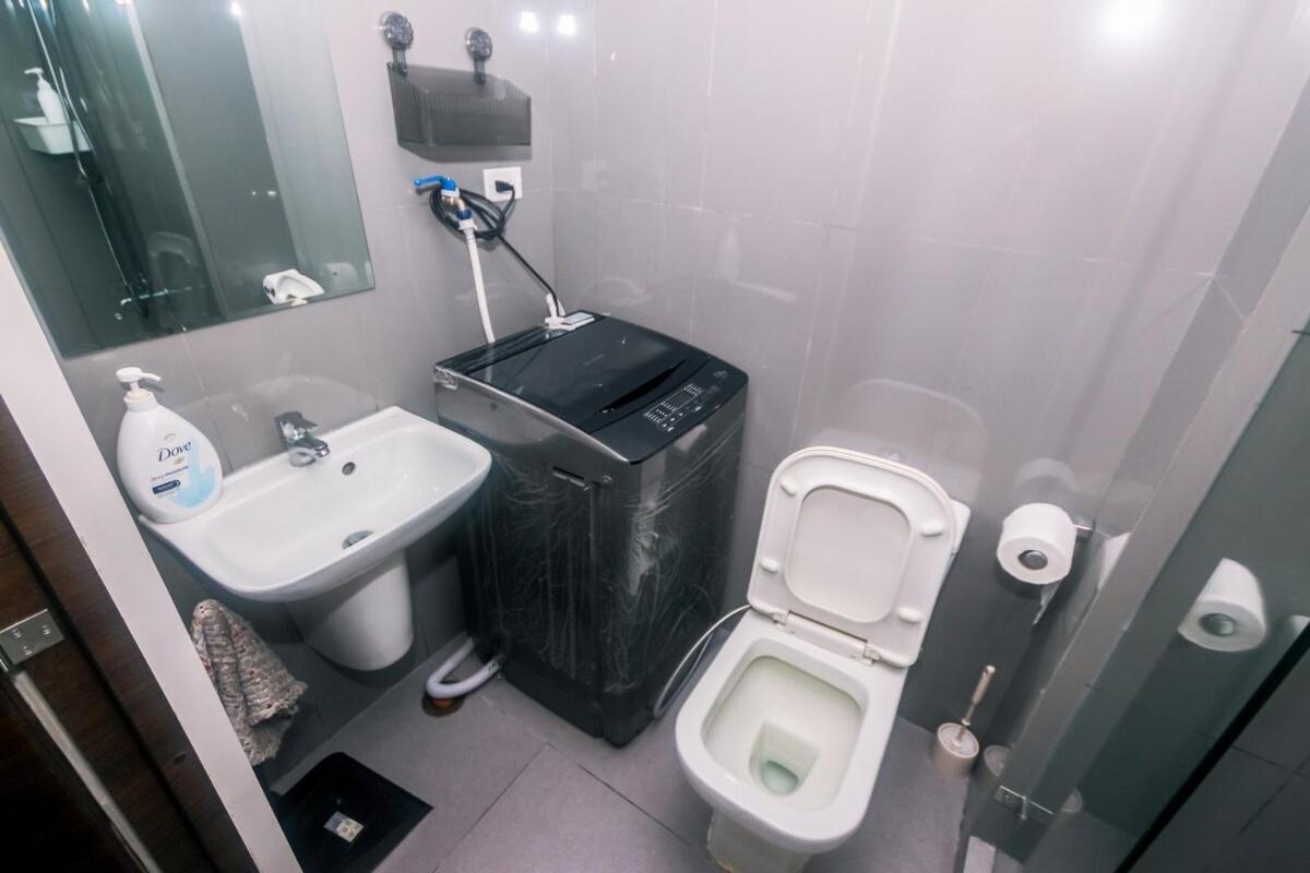 Air Snuggle In Style 1 Bedroom Makati Swim Gym Park Surf 300 Mb *