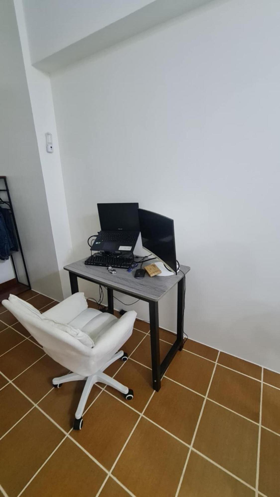 Spacious Staycation In Pasig Urban Metro Escape Apartment *