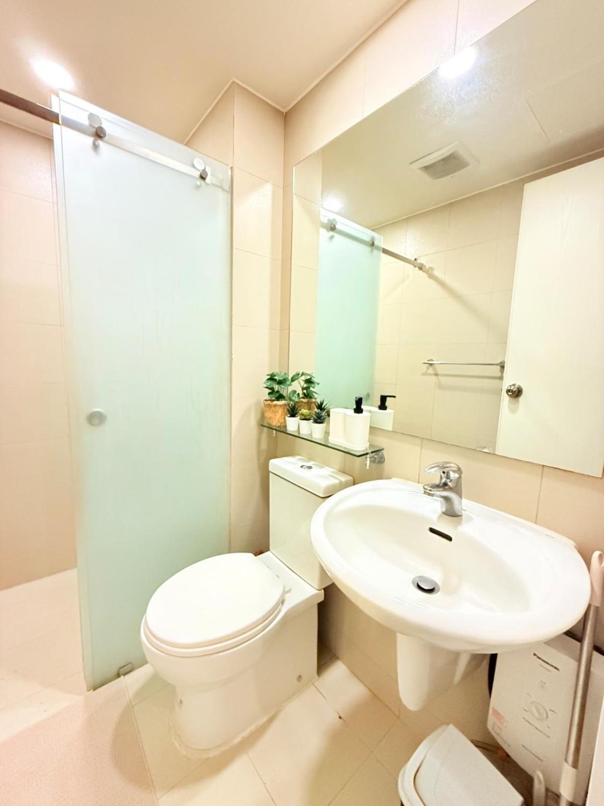 Scape By Aire Azure South * Manila