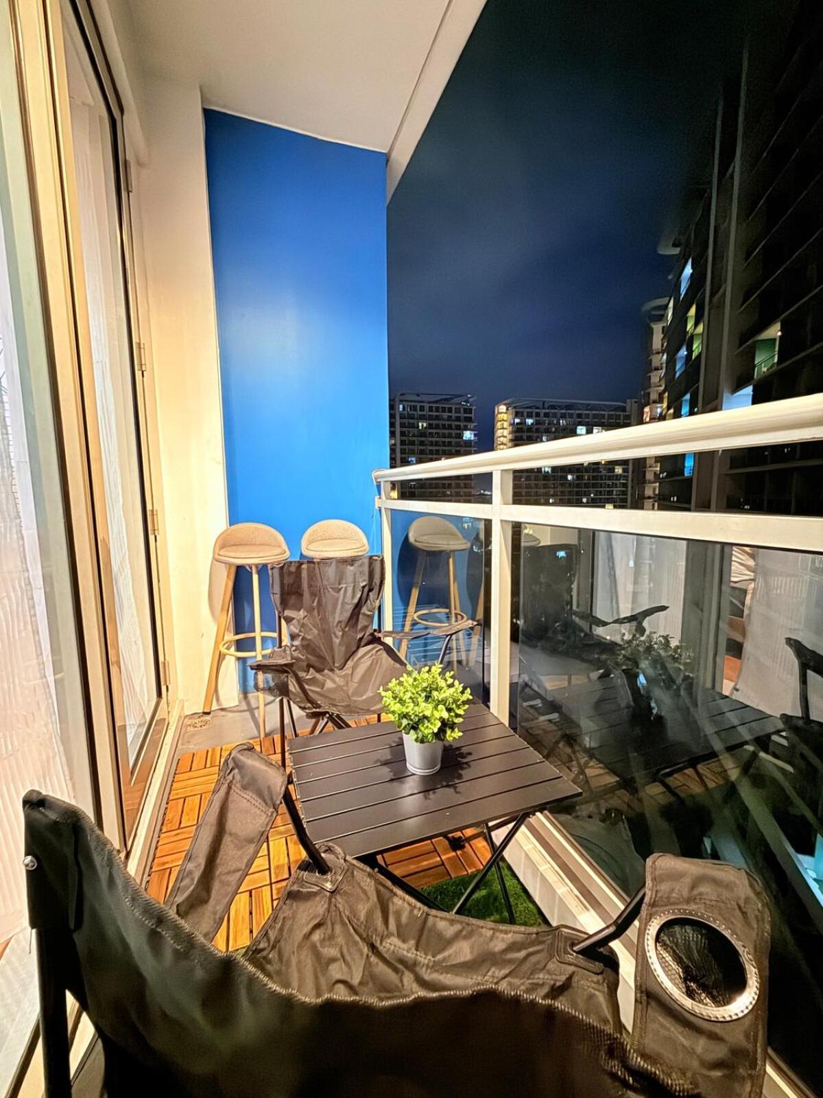 Scape By Aire Azure South Manila