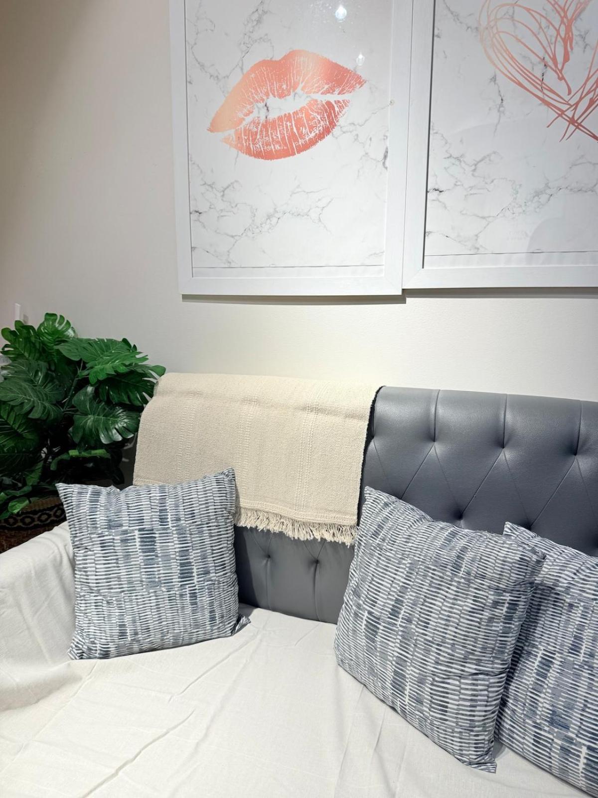 Apartment Scape By Aire Azure South Manila