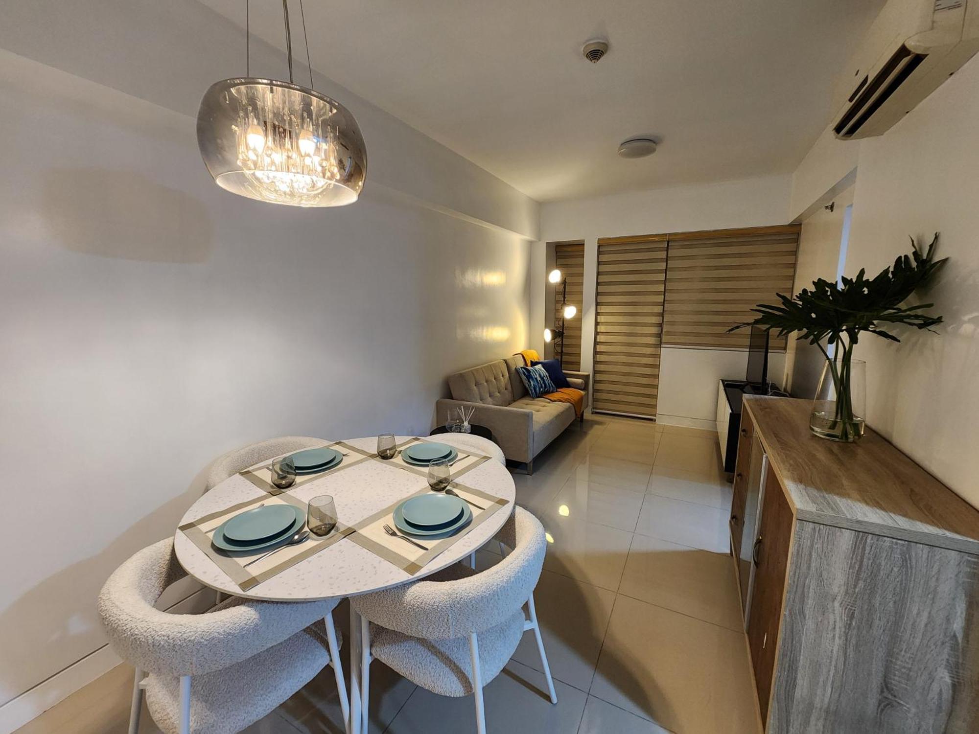 Mct Villa, Newport World Aparthotel