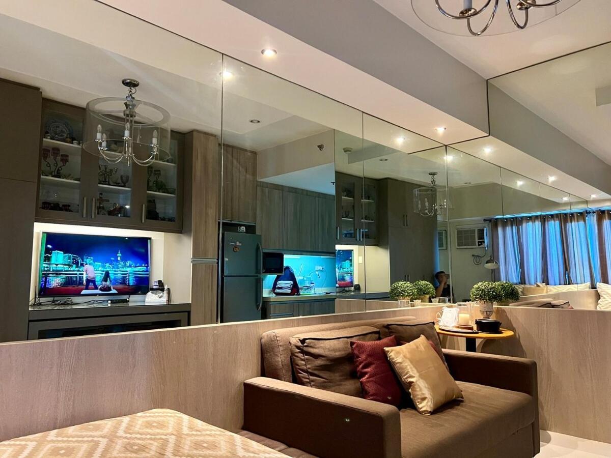 Modern Comfort Living! Netflix Ready Apartment