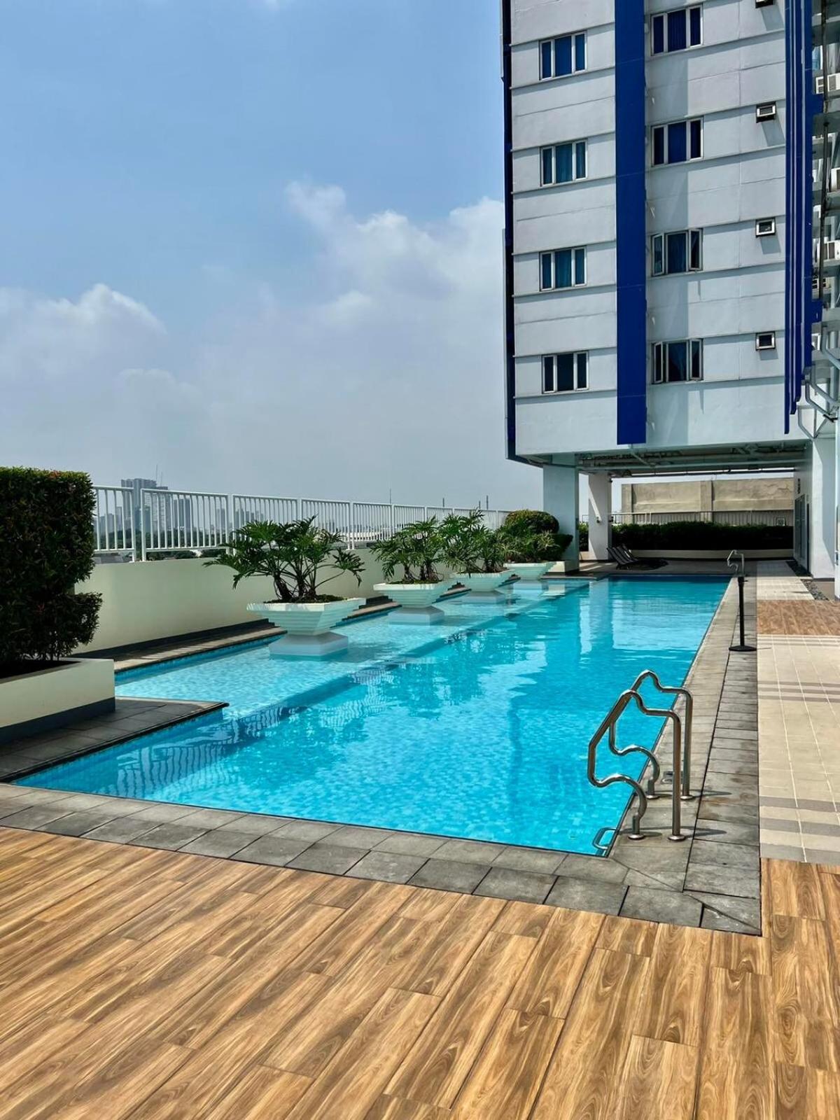 Apartment Modern Comfort Living! Netflix Ready