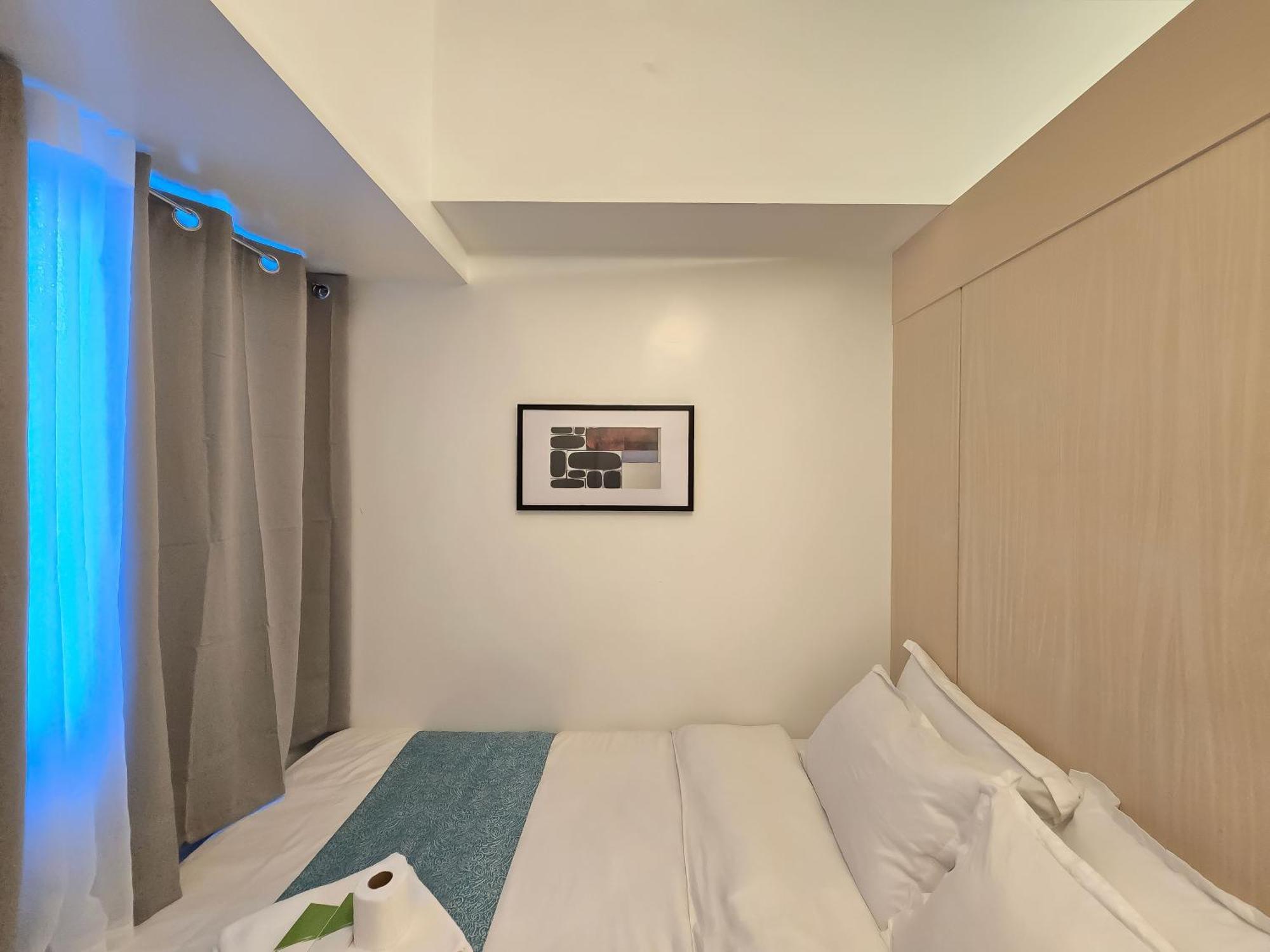 1br Condotel W Balcony Sm Light Residences #lt12 Hotel Manila