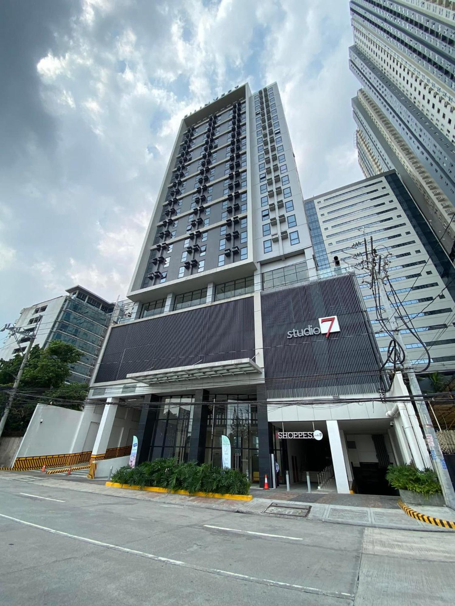 Aparthotel Staycation In Timog Quezon Ciity Near Tomas Morato And Gma 7