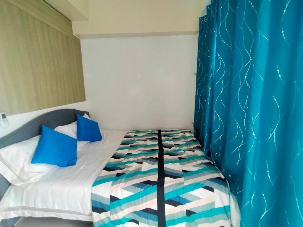 Aparthotel Smdc Breeze Residences In Front Of Picc And Starcity Near Moa And Airport Bay And View Manila