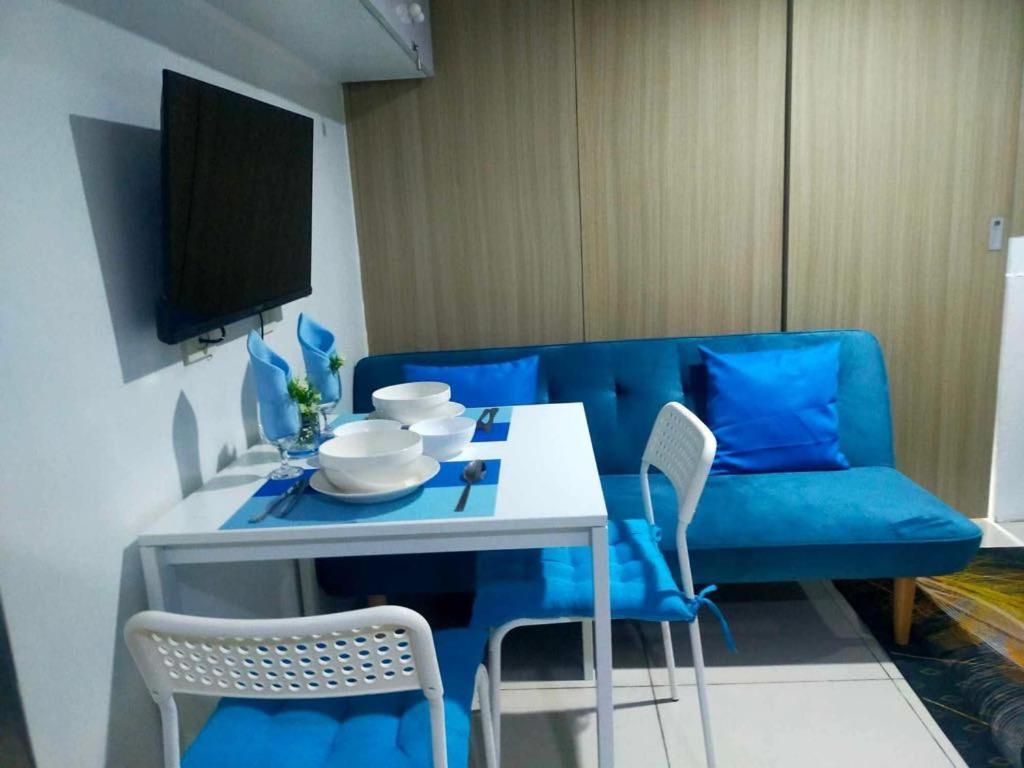 Smdc Breeze Residences In Front Of Picc And Starcity Near Moa And Airport Bay And View