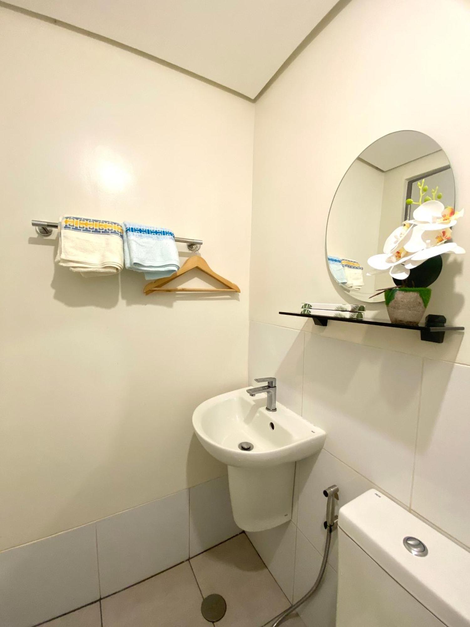 Staycation In Timog Quezon Ciity Near Tomas Morato And Gma 7 Aparthotel Manila