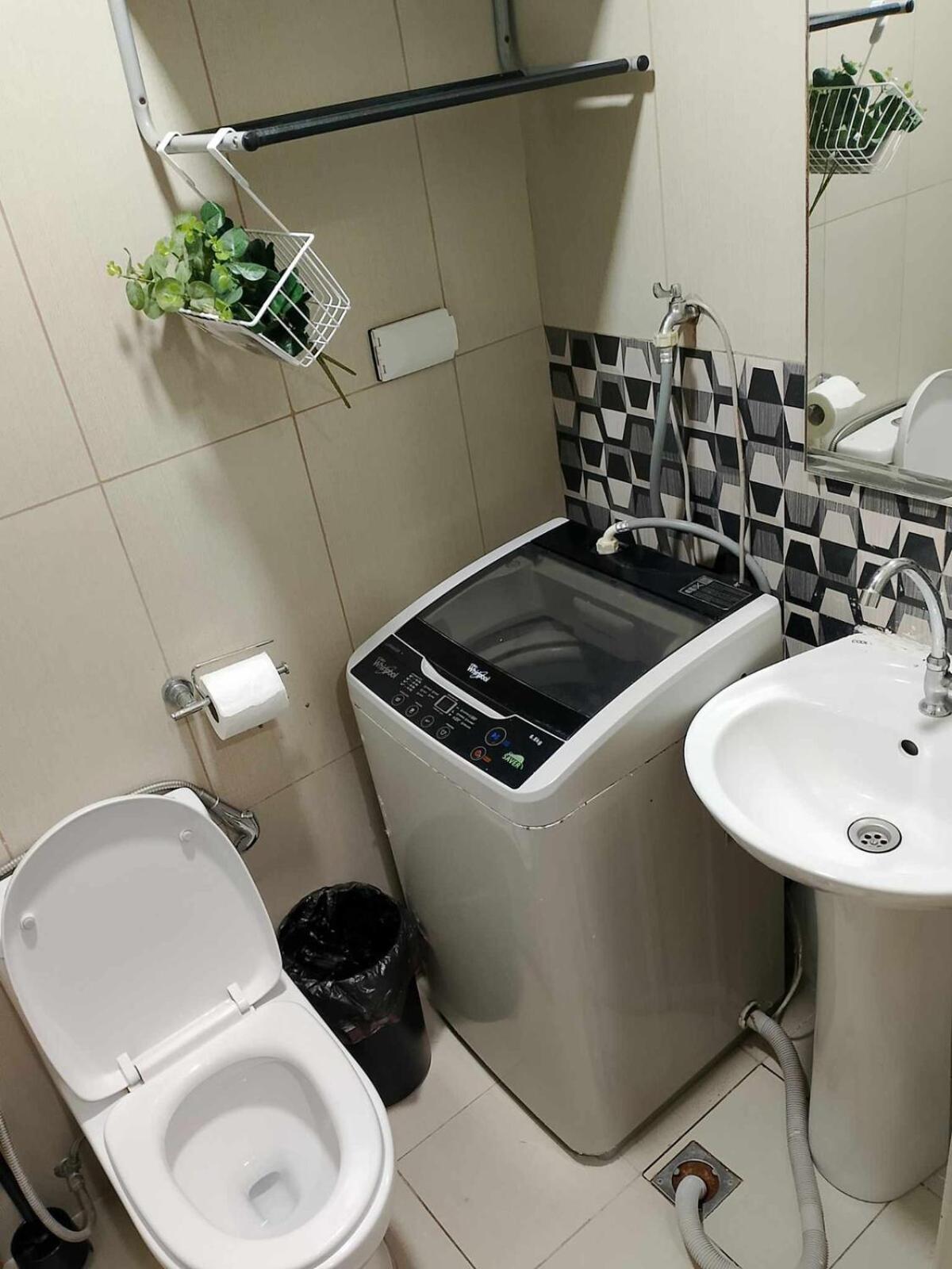 Affordable Unit Near Moa Walking Distance To Picc Apartment