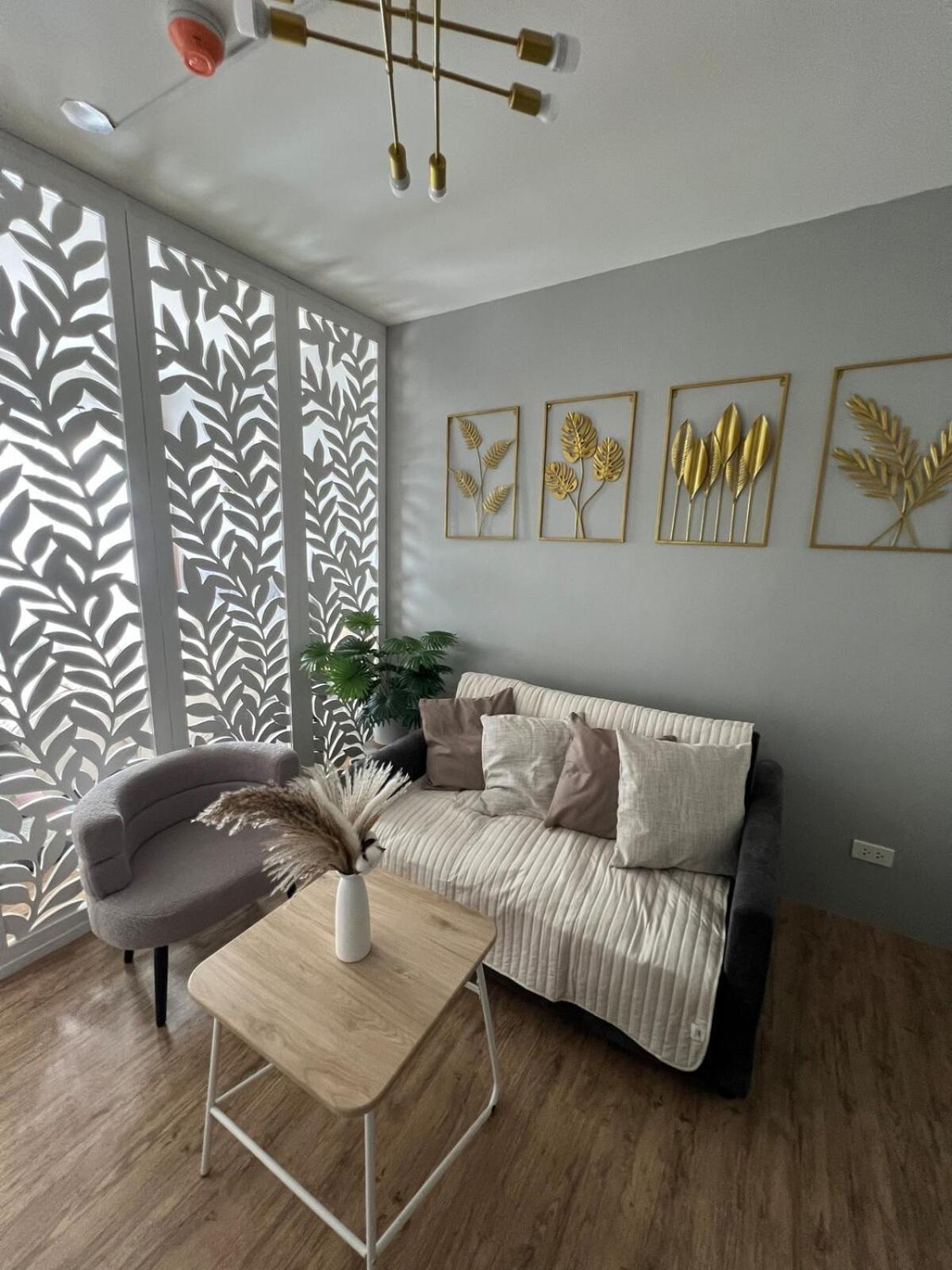 Ananda Square Apartment *