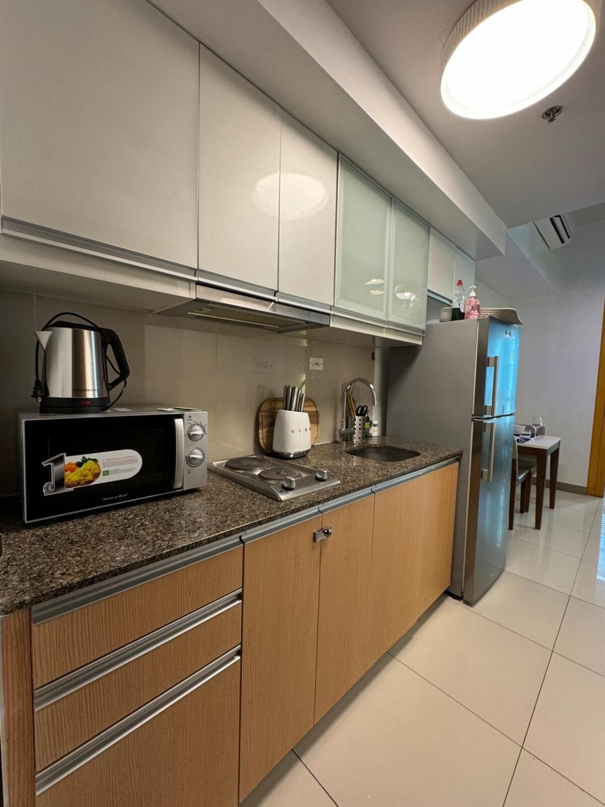Apartment Modern Classic 1 Bedroom In Uptown Bgc