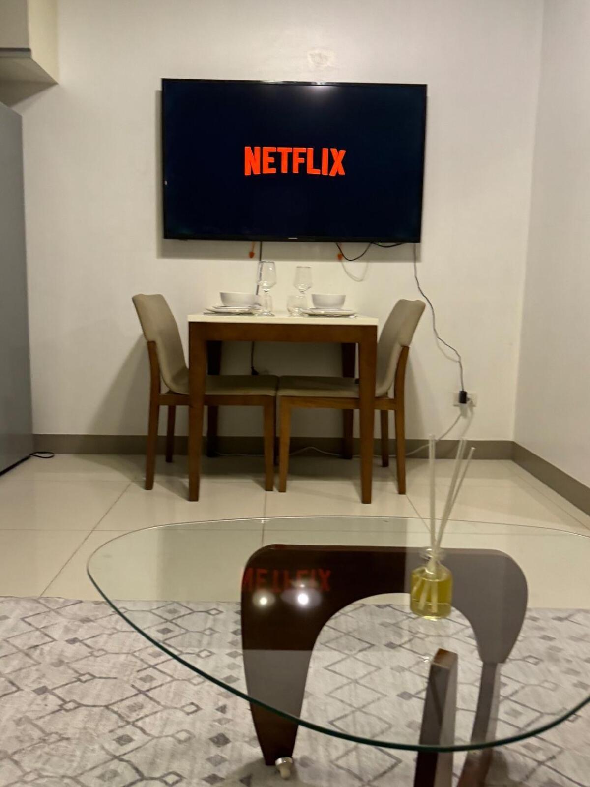 Modern Classic 1 Bedroom In Uptown Bgc Manila