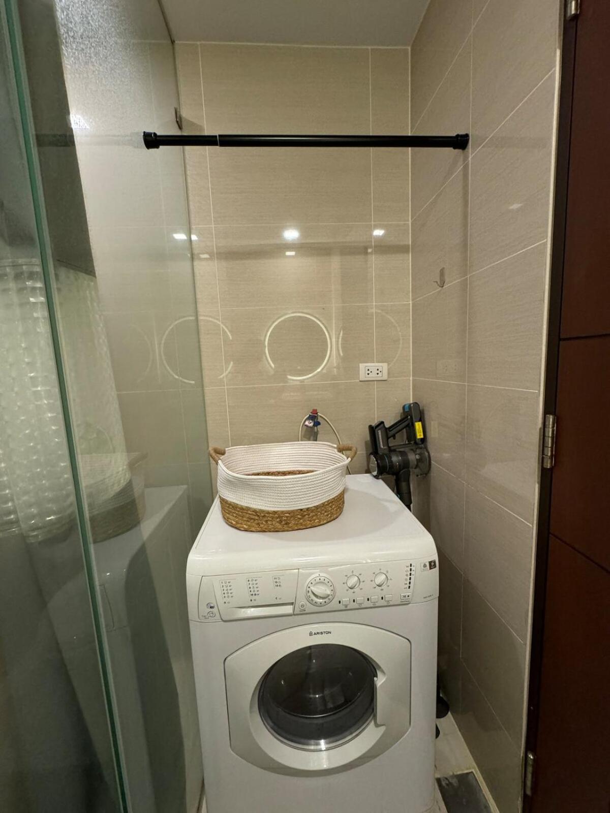 Apartment Modern Classic 1 Bedroom In Uptown Bgc