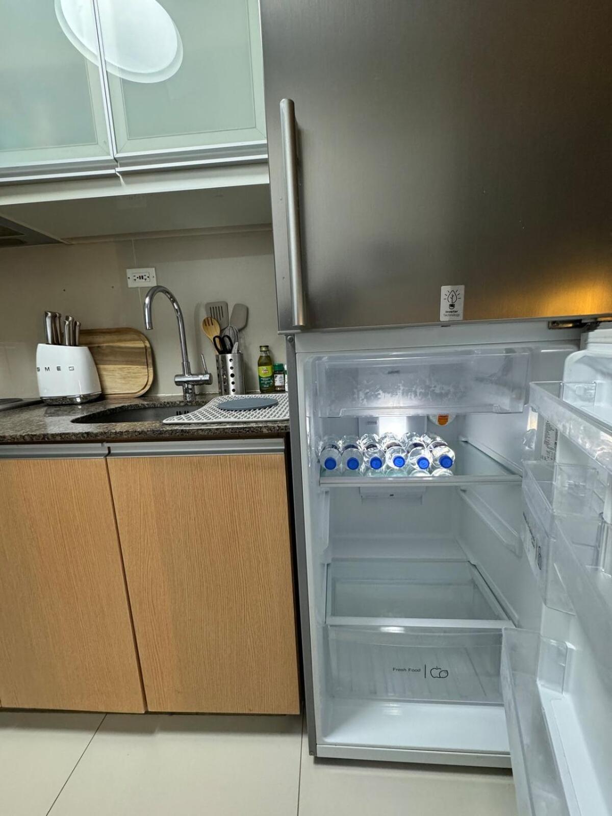 Modern Classic 1 Bedroom In Uptown Bgc Apartment *