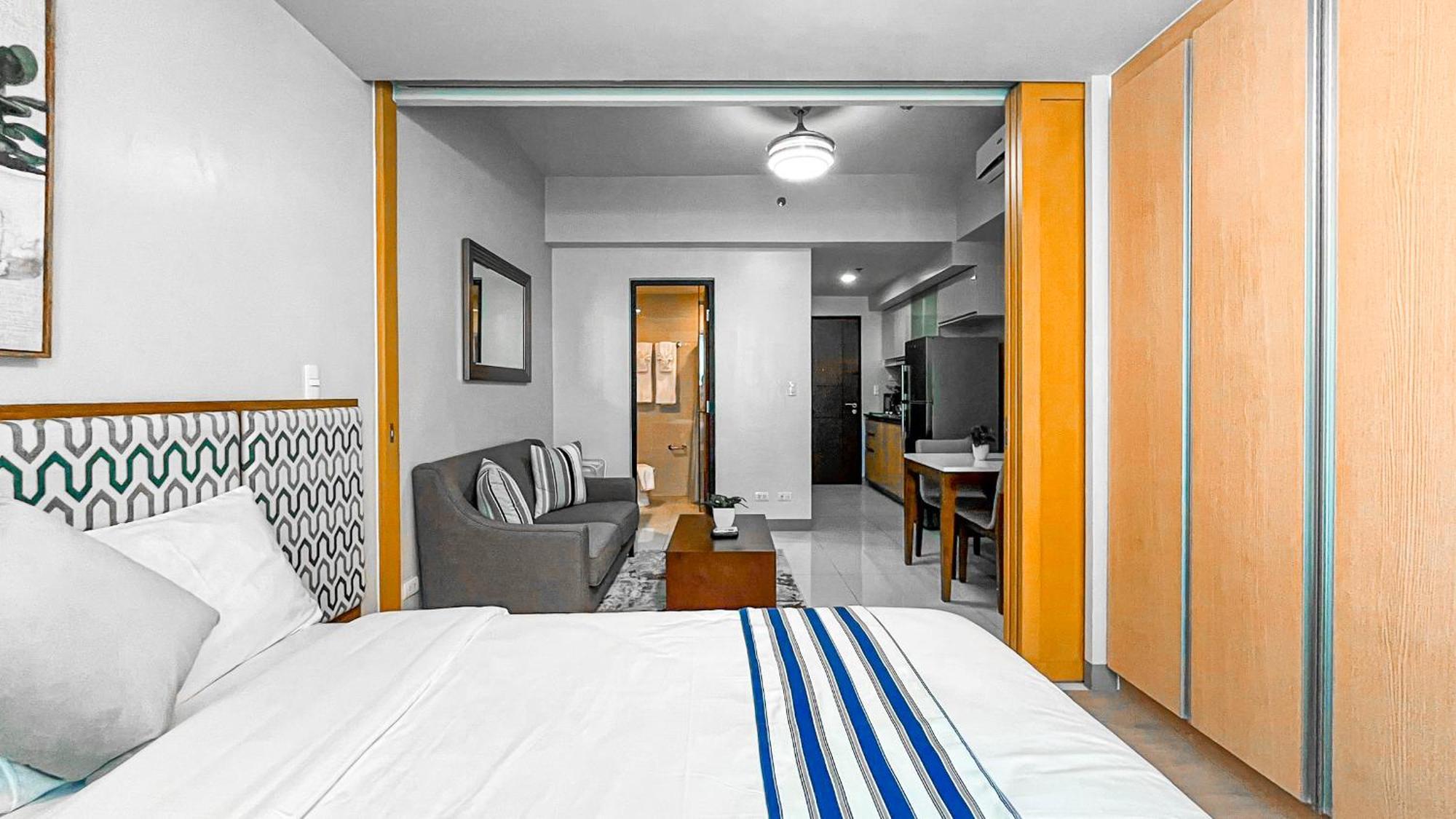 Aparthotel Full-serviced Residential In One Uptown Residences, Bgc *