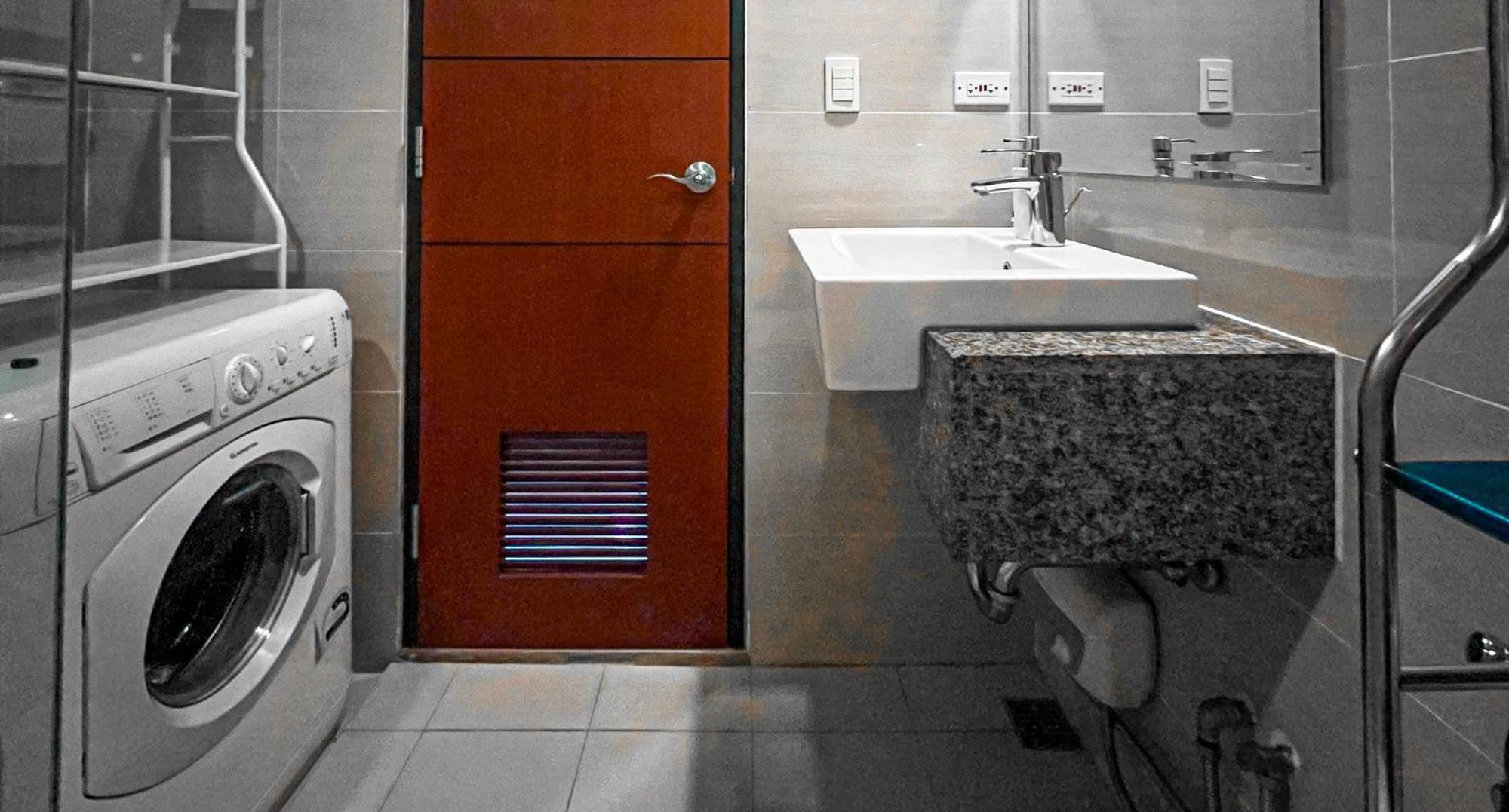 Full-serviced Residential In One Uptown Residences, Bgc * Manila