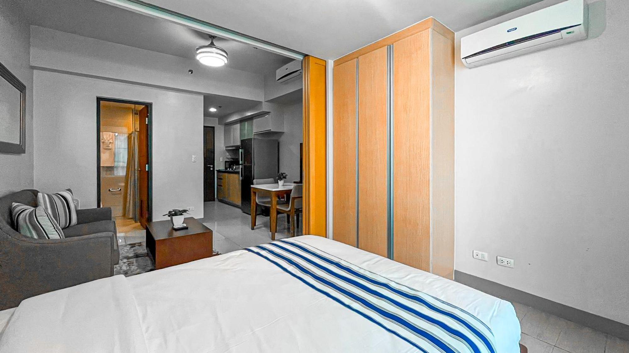 Full-serviced Residential In One Uptown Residences, Bgc Manila