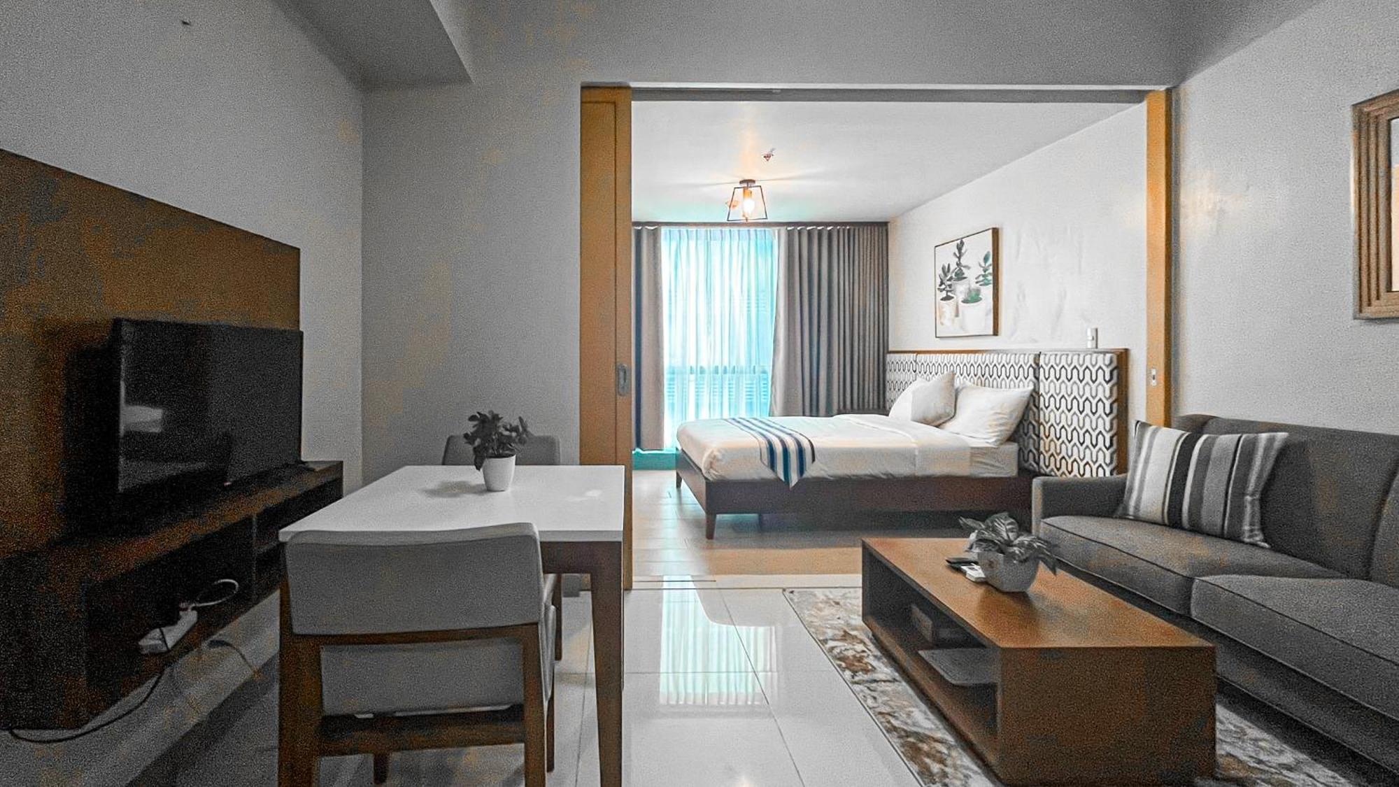 Full-serviced Residential In One Uptown Residences, Bgc Aparthotel Manila