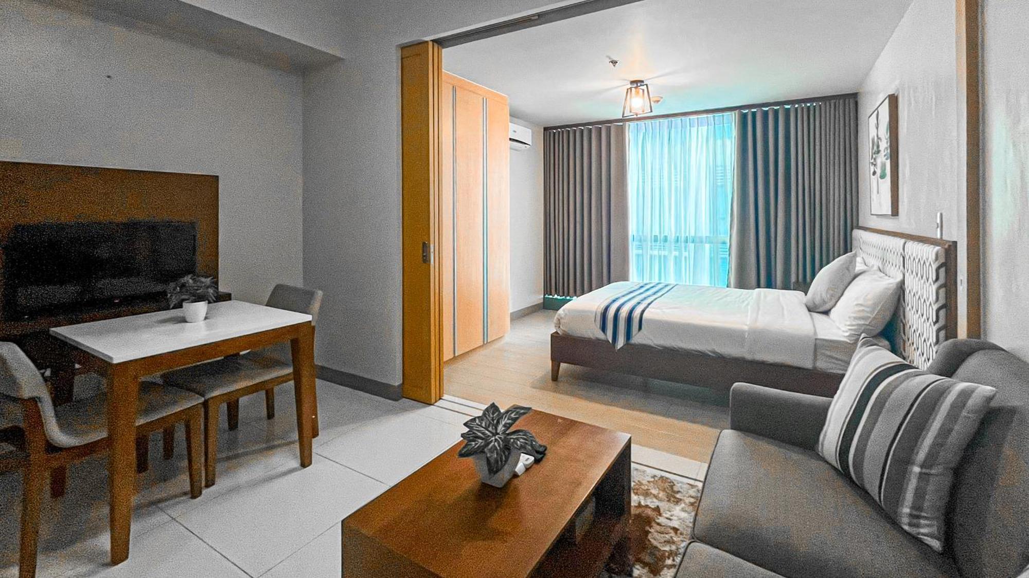 Aparthotel Full-serviced Residential In One Uptown Residences, Bgc Manila