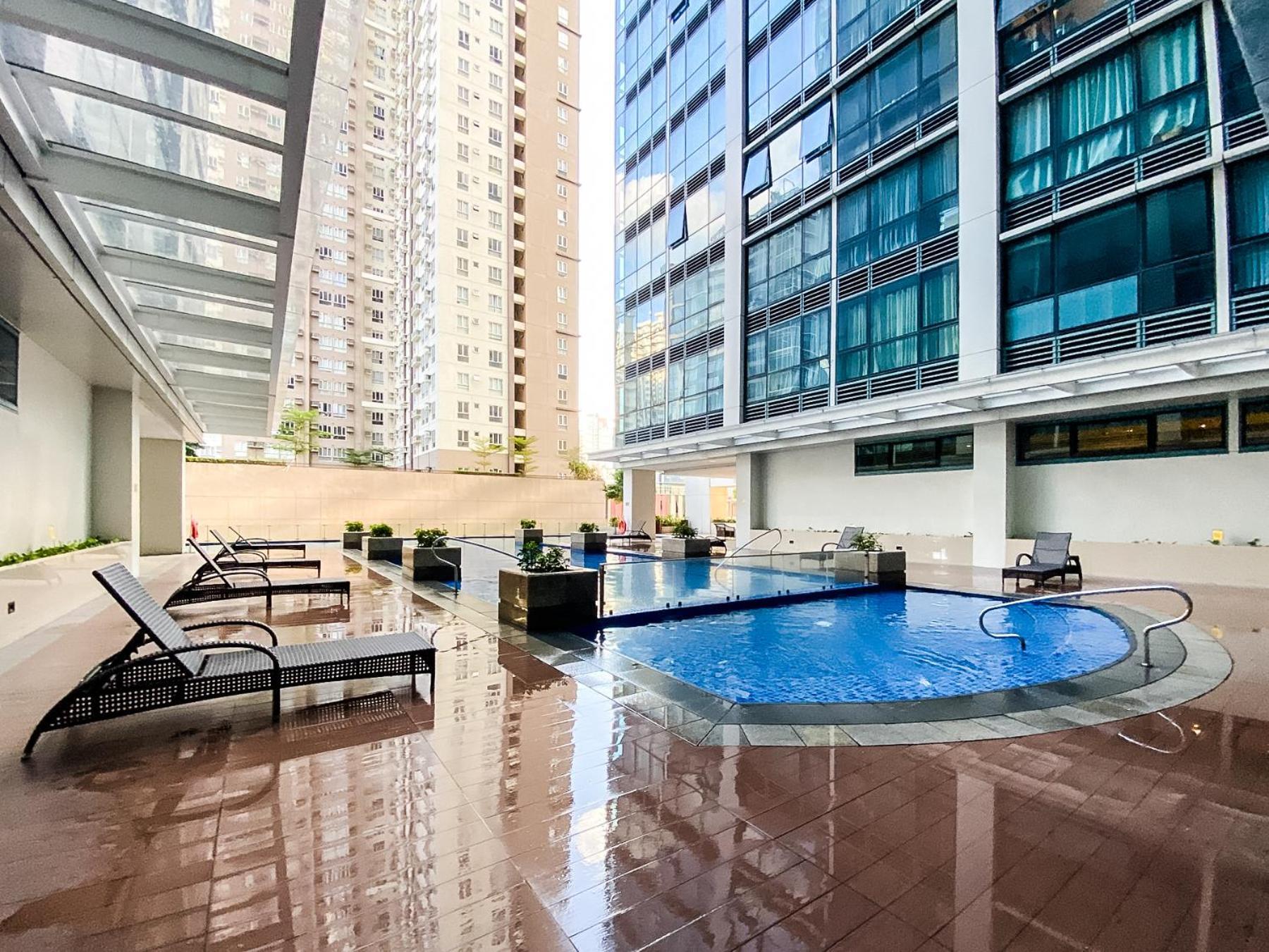 Aparthotel Full-serviced Residential In One Uptown Residences, Bgc