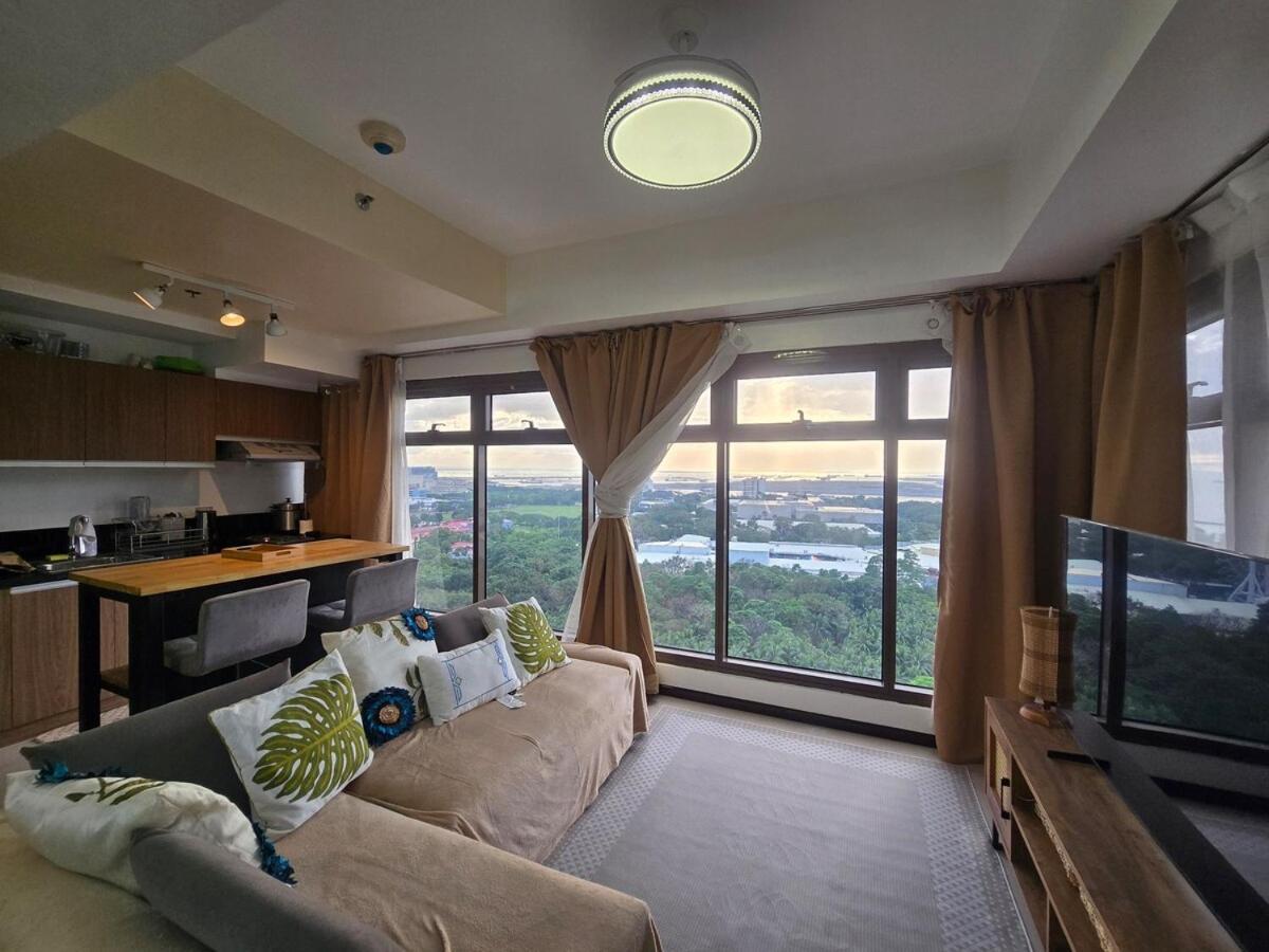 The Radiance Of Bay Apartment