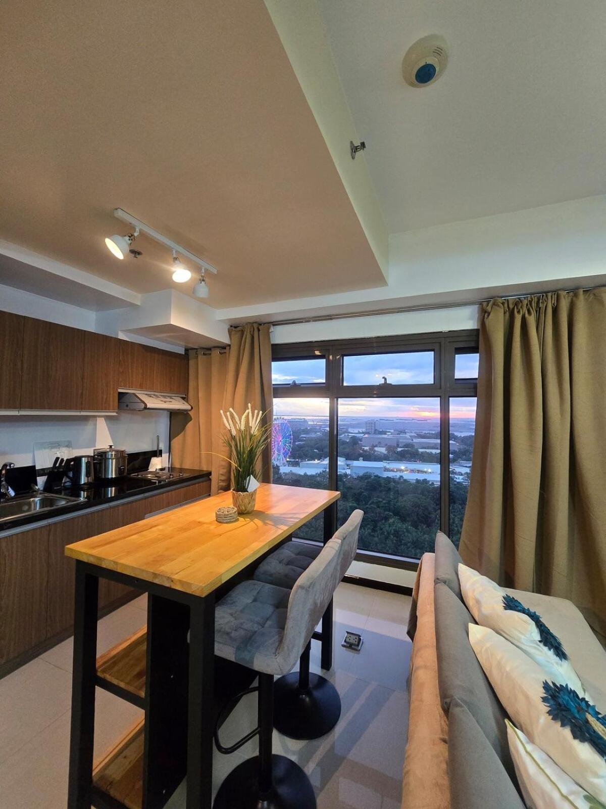 The Radiance Of Bay Apartment Manila