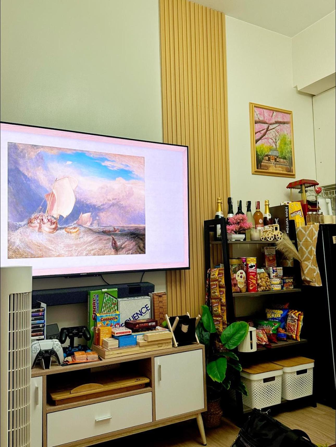 Cosy Staycation With Ps5 And 65 Inches Tv In Trees Qc Apartamento