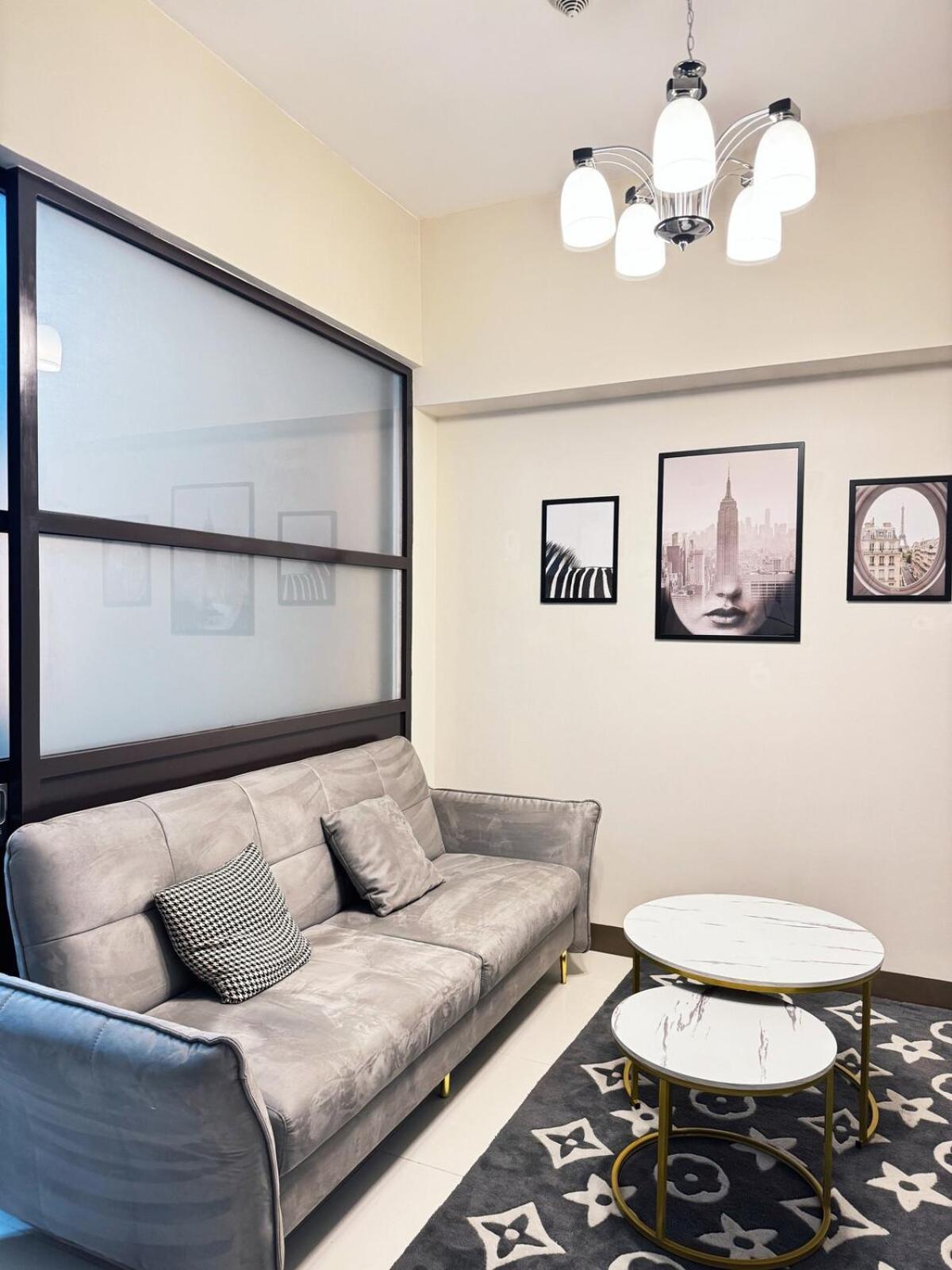 Apartment Sleek & Chic One-bedroom Manila
