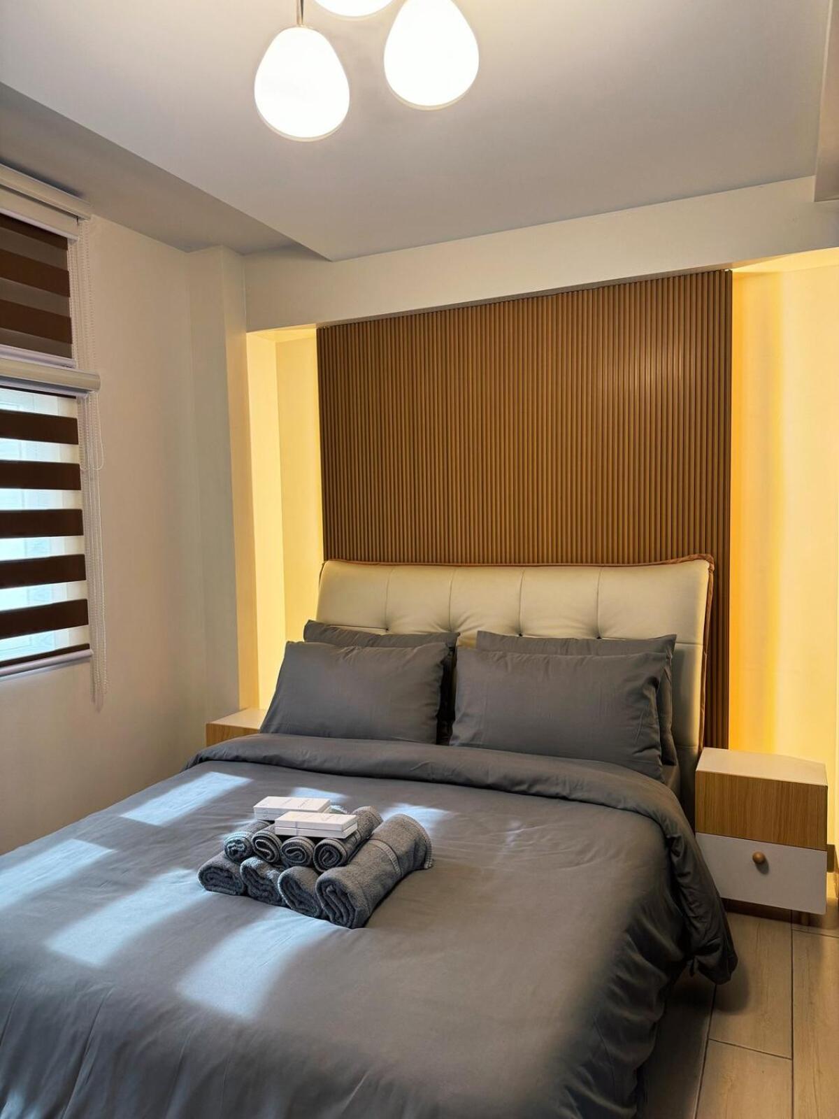 Sleek & Chic One-bedroom Manila