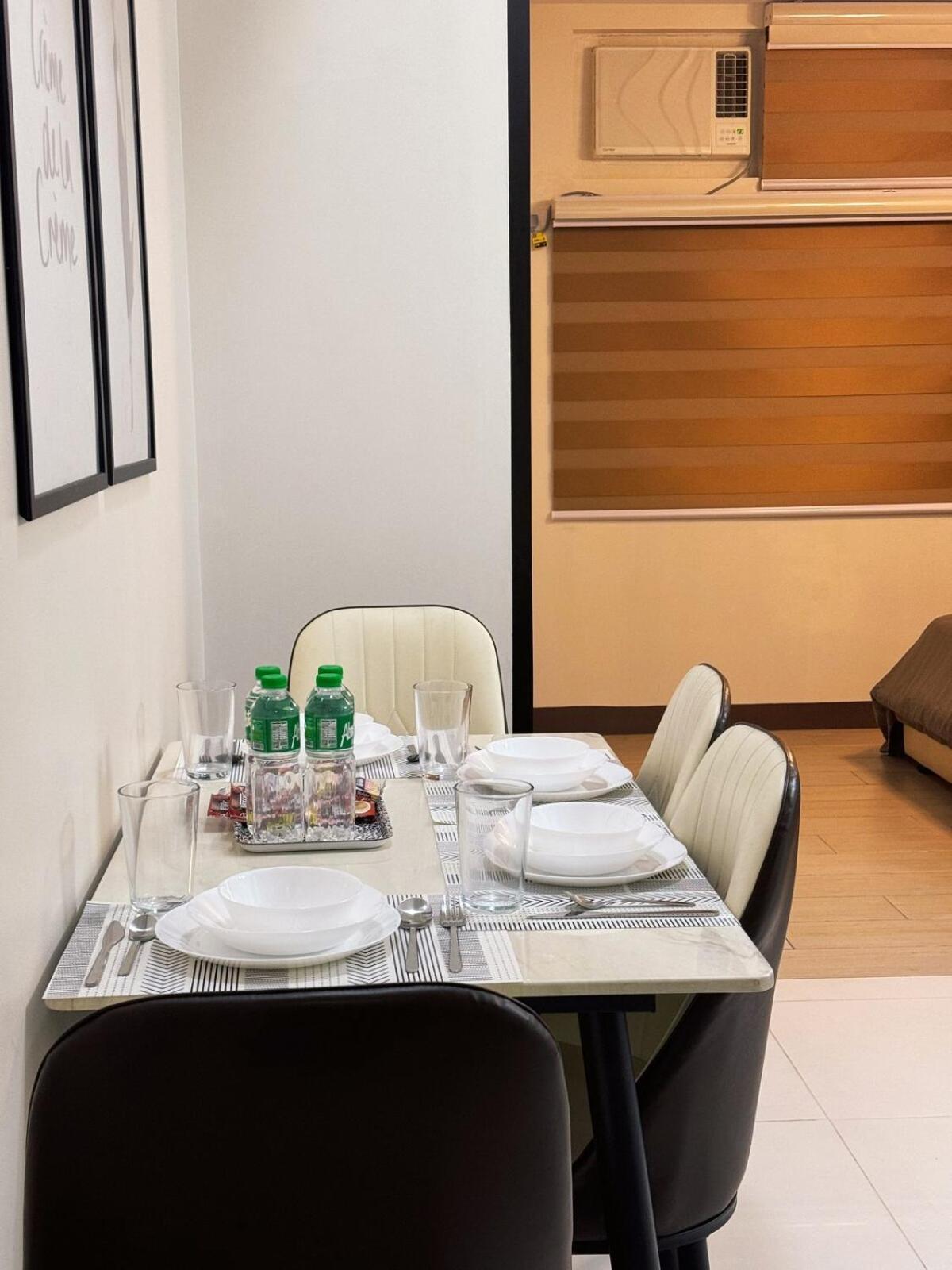 Apartment Sleek & Chic One-bedroom Manila