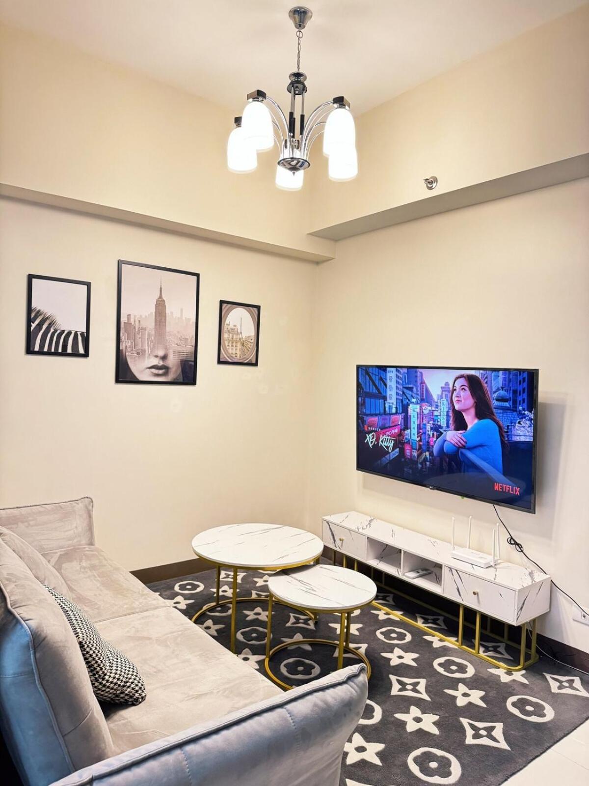 Sleek & Chic One-bedroom * Manila