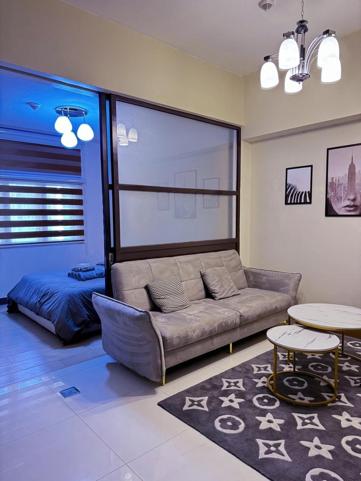 Sleek & Chic One-bedroom Apartment Manila