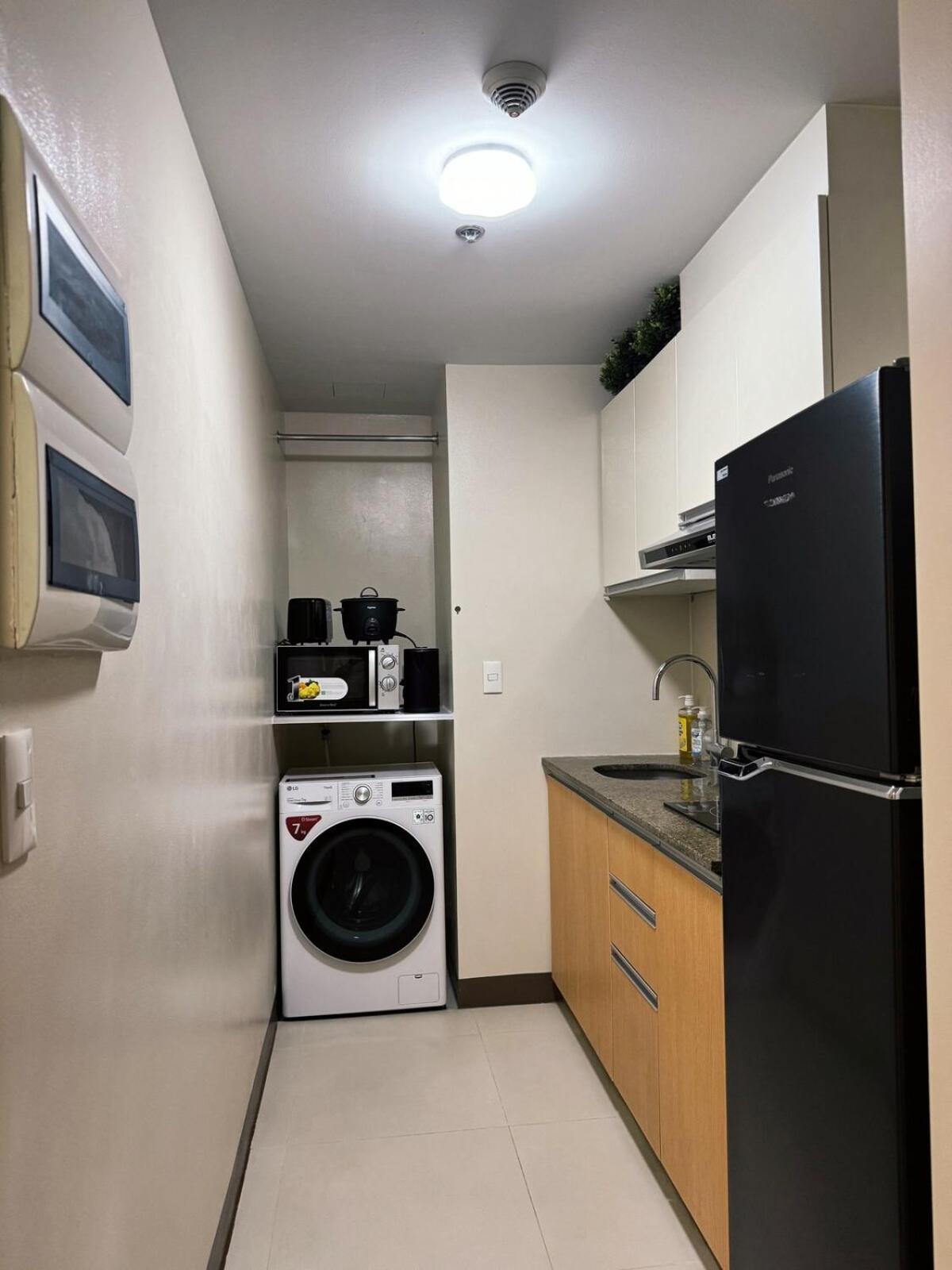 Sleek & Chic One-bedroom Manila