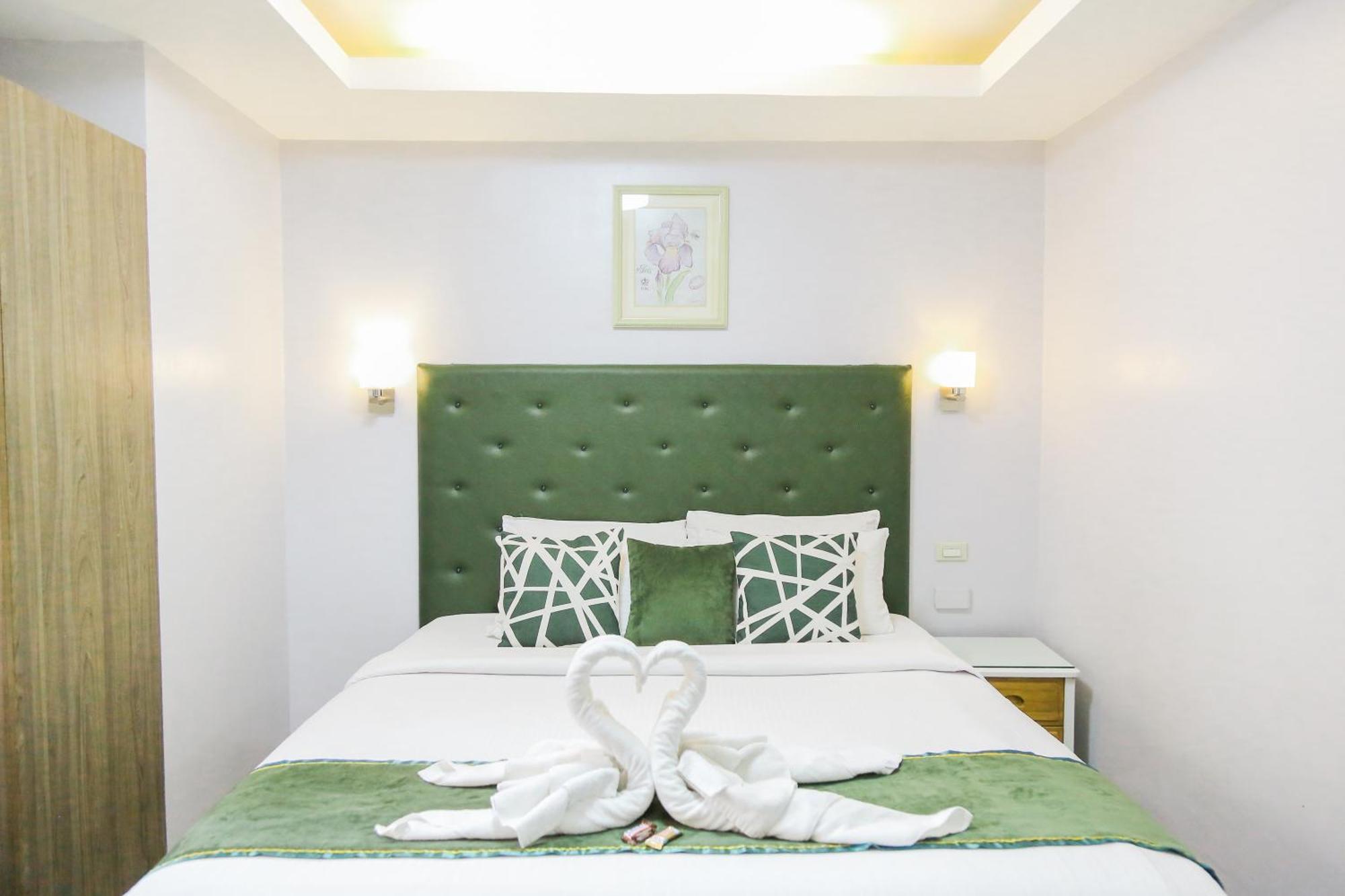 Hotel Pacific Bay Grand Manila