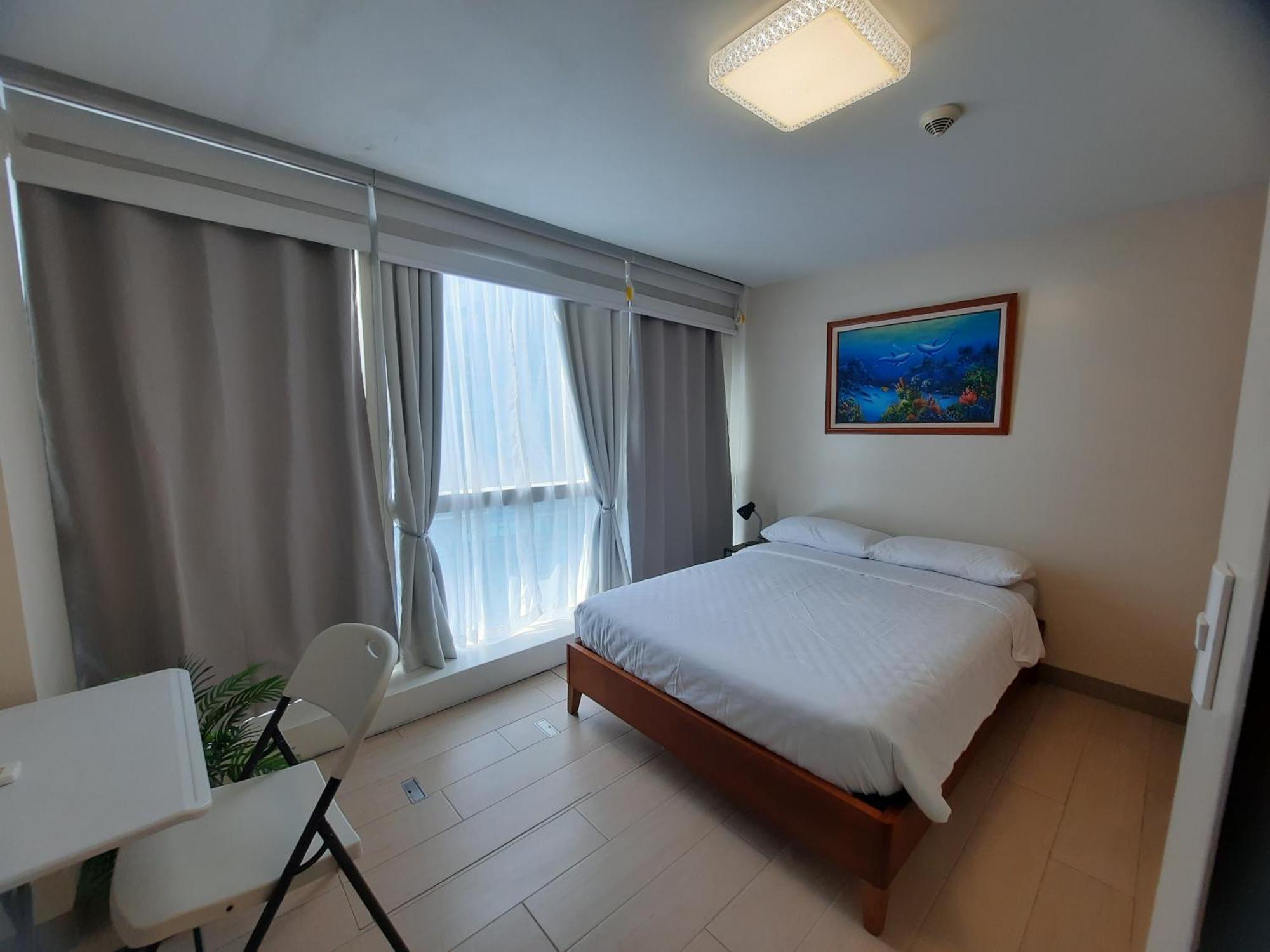 Bonifacio Global One Uptown Residence-2 Bedroom * Manila