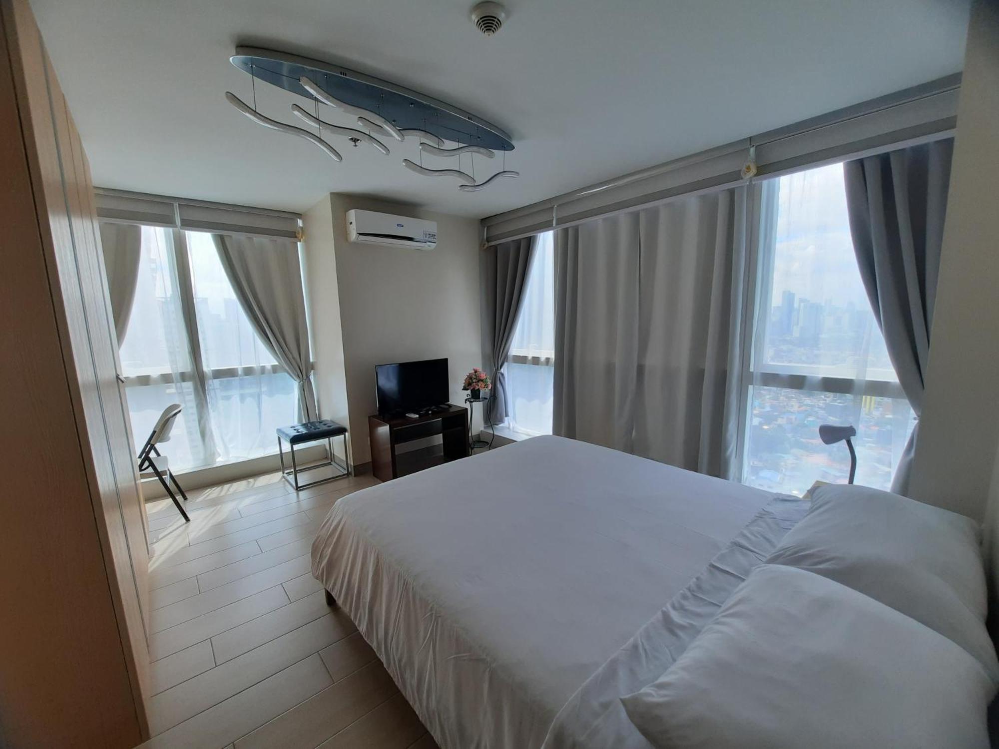 Bonifacio Global One Uptown Residence-2 Bedroom Apartment