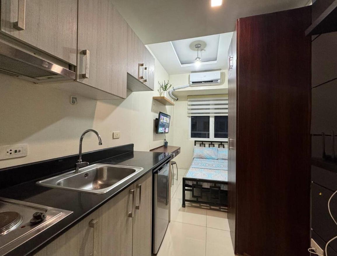 Unit In Green Residences Taft Next To De La Salle University Apartment *