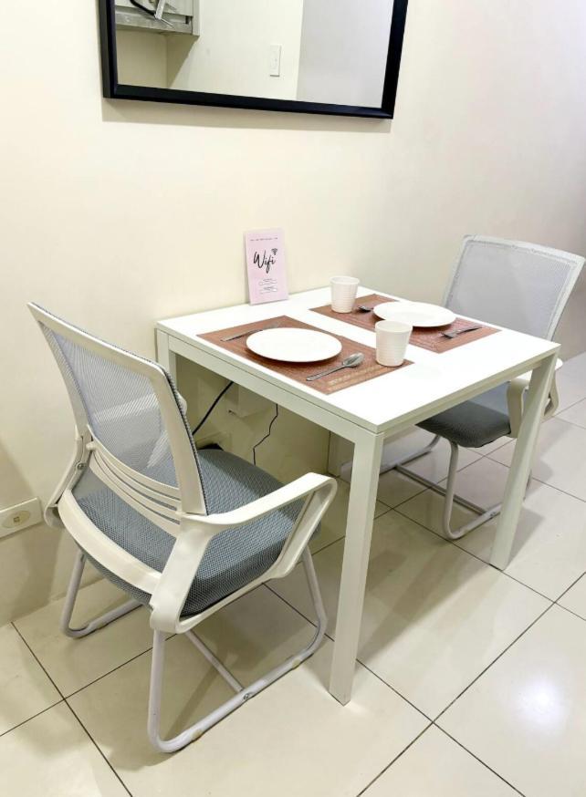Unit In Green Residences Taft Next To De La Salle University Apartment