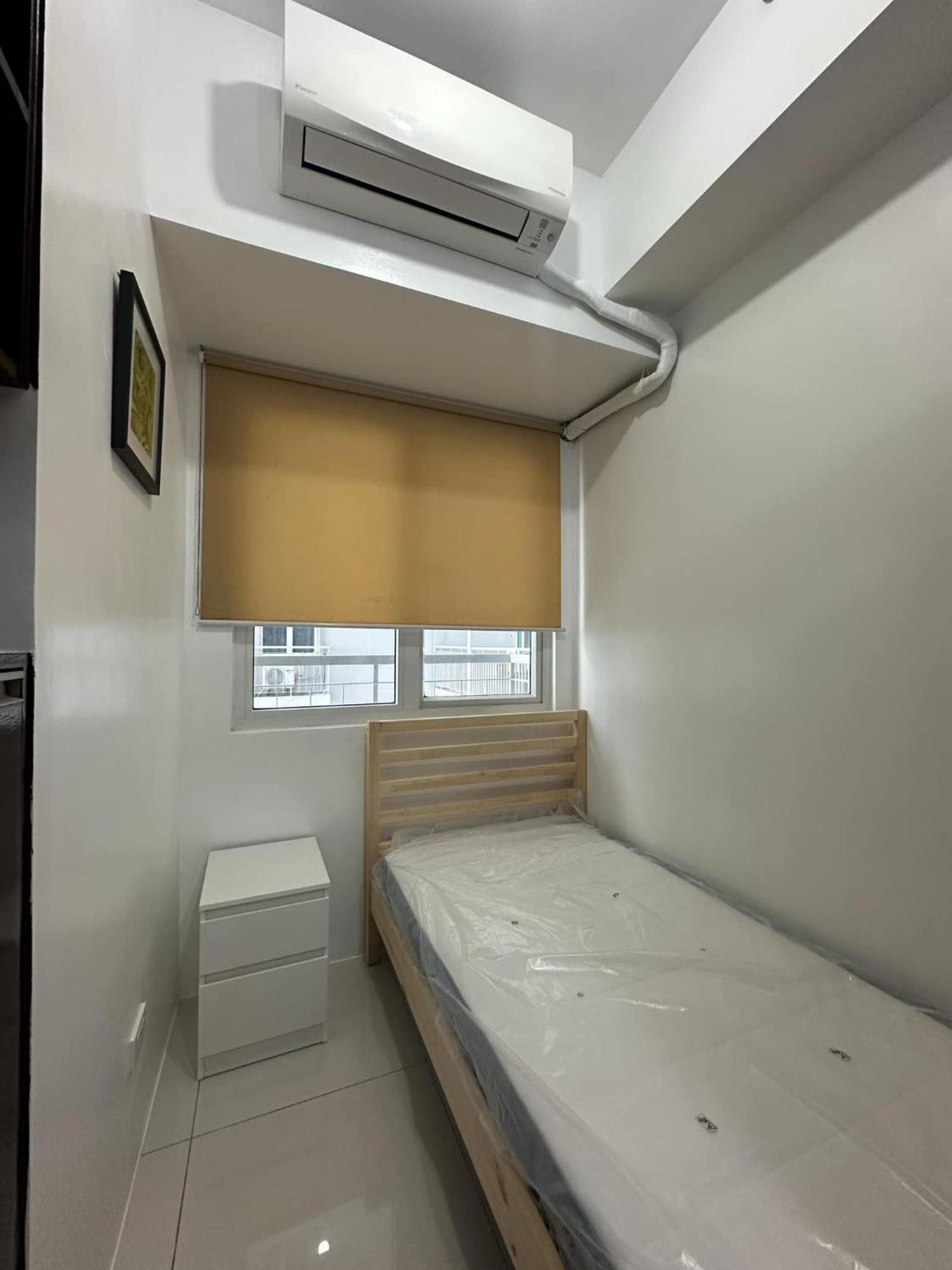 Unit In Green Residences Taft Next To De La Salle University * Manila