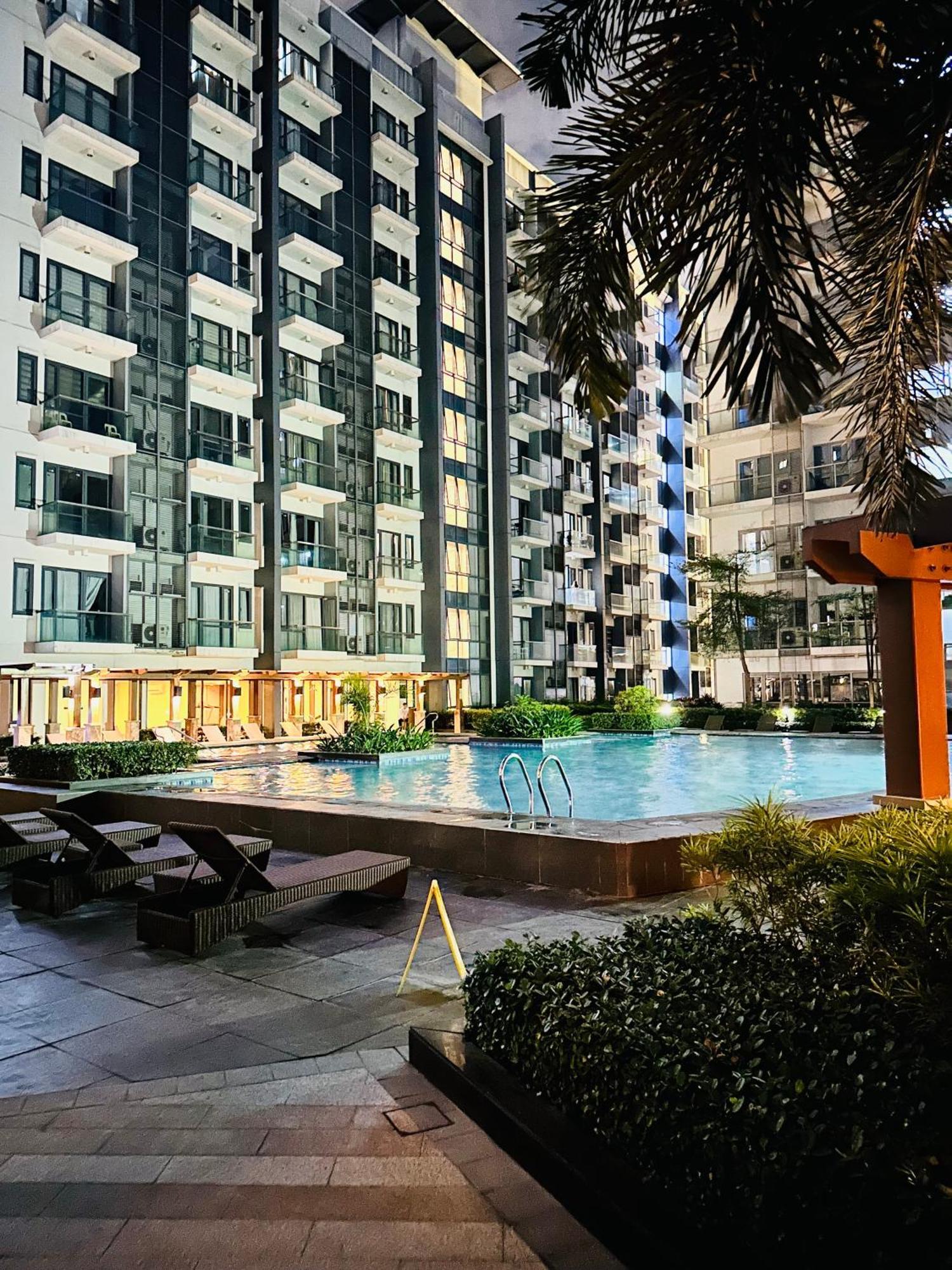 We Vibe, 81 Newport Blvd Across Naia 3 Aparthotel *