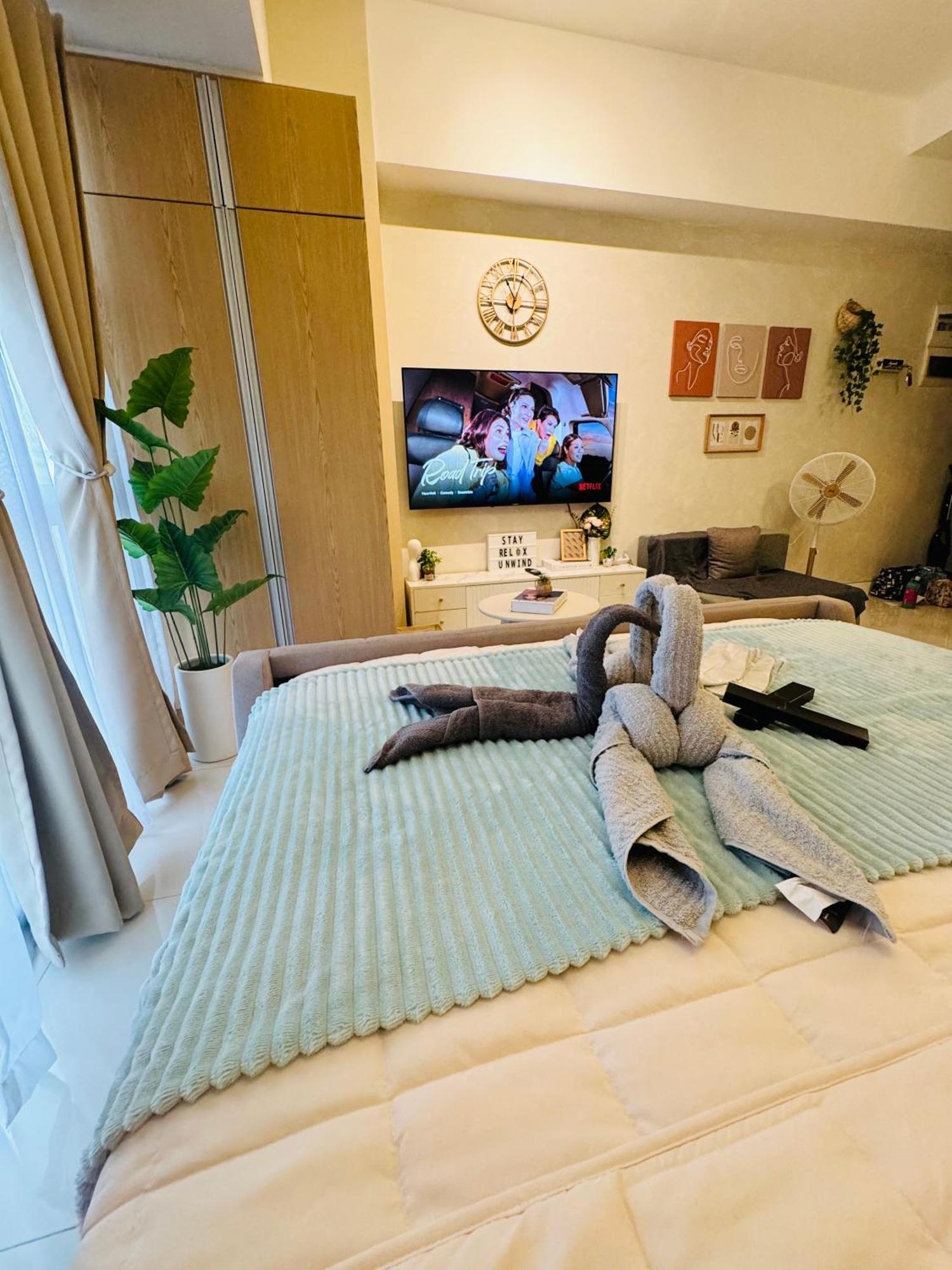 Cozy In Viceroy Near Venice Mall Manila