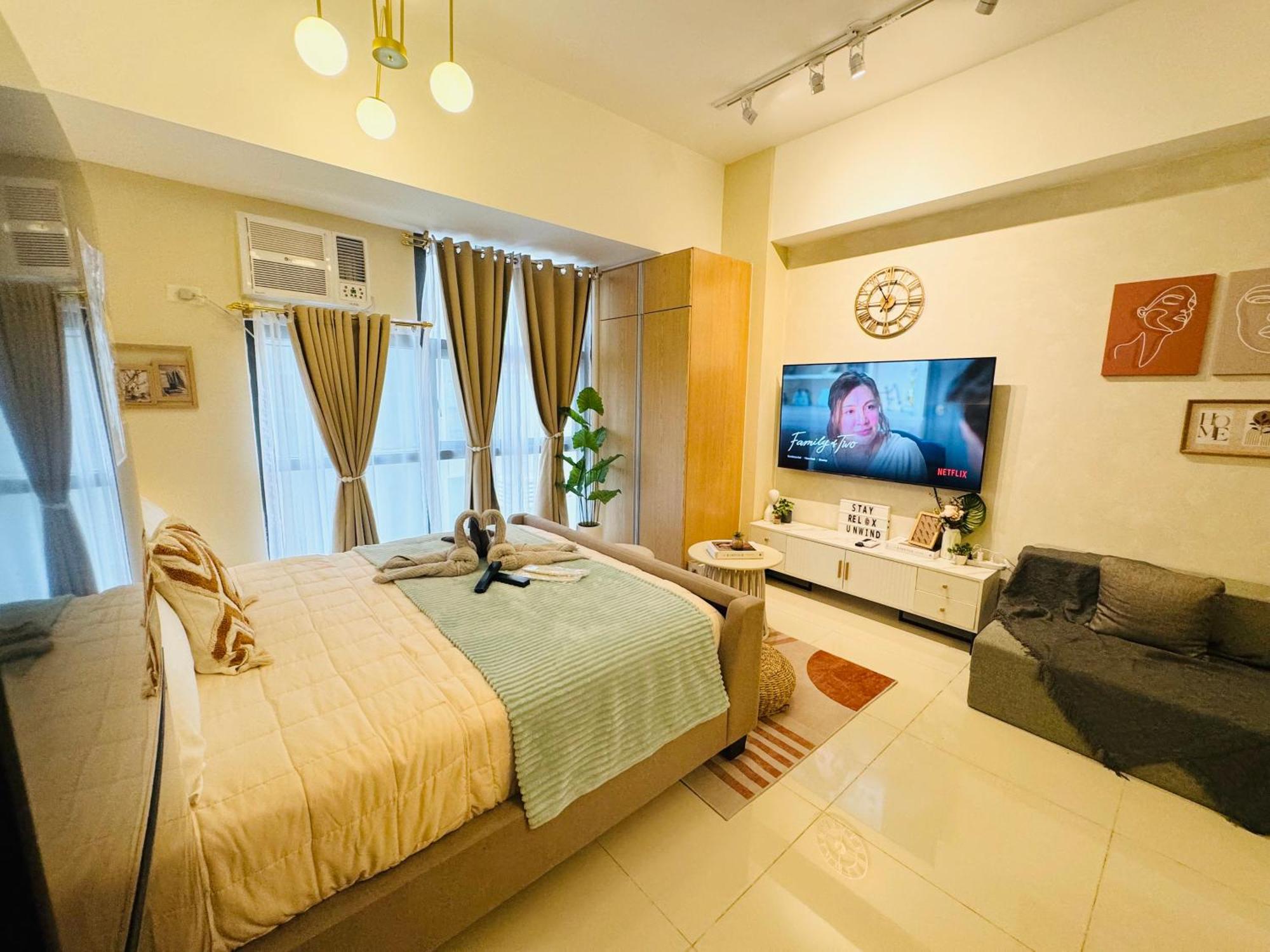 Cozy In Viceroy Near Venice Mall Manila